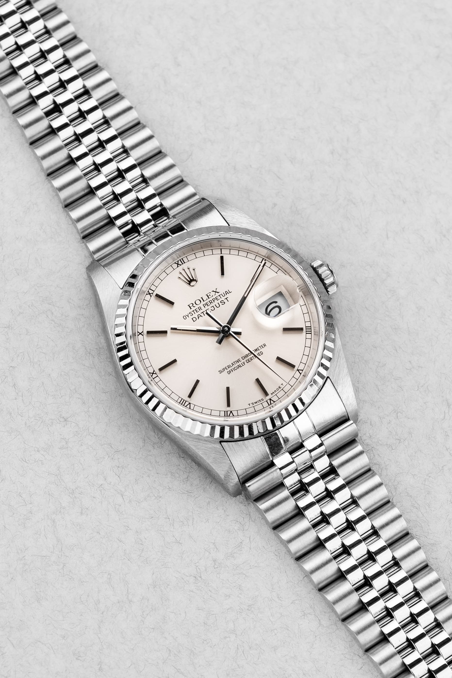 S2X5 Rolex Datejust 16234 « Silver » de 1996 - Three Quarters