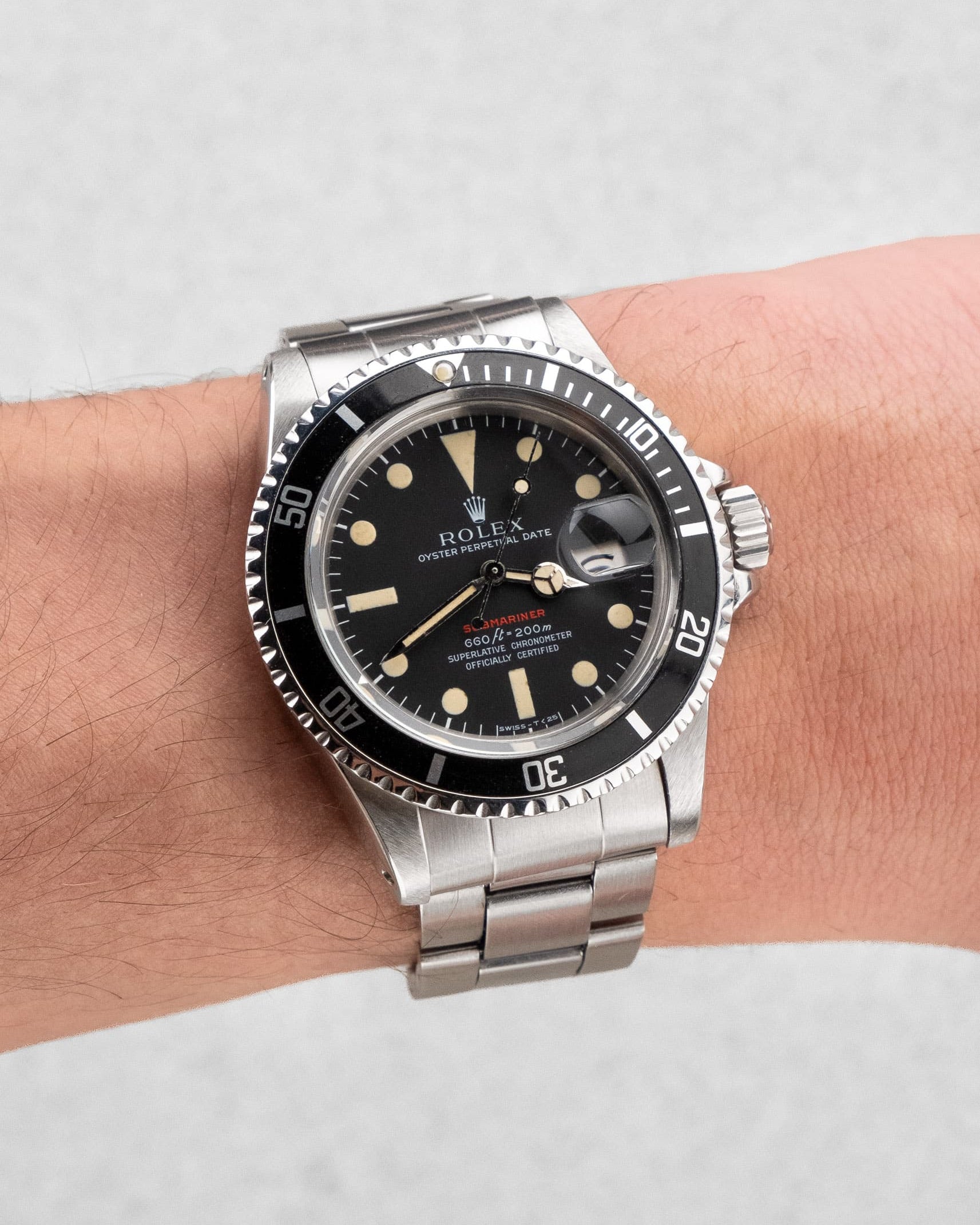 1WQV Rolex Submariner Date 1680 « Red Sub Mark IV » de 1971 - Wristshot