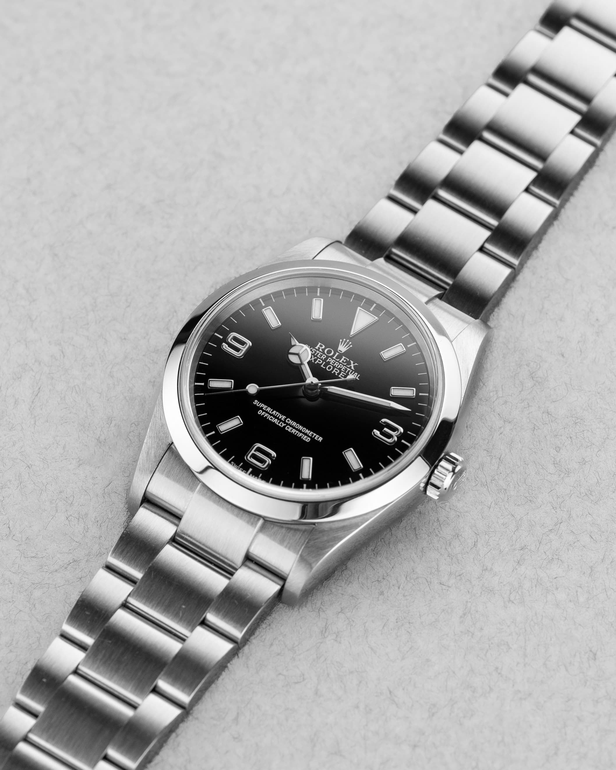 3ABD Rolex Explorer 114270 de 2002 - Three Quarters