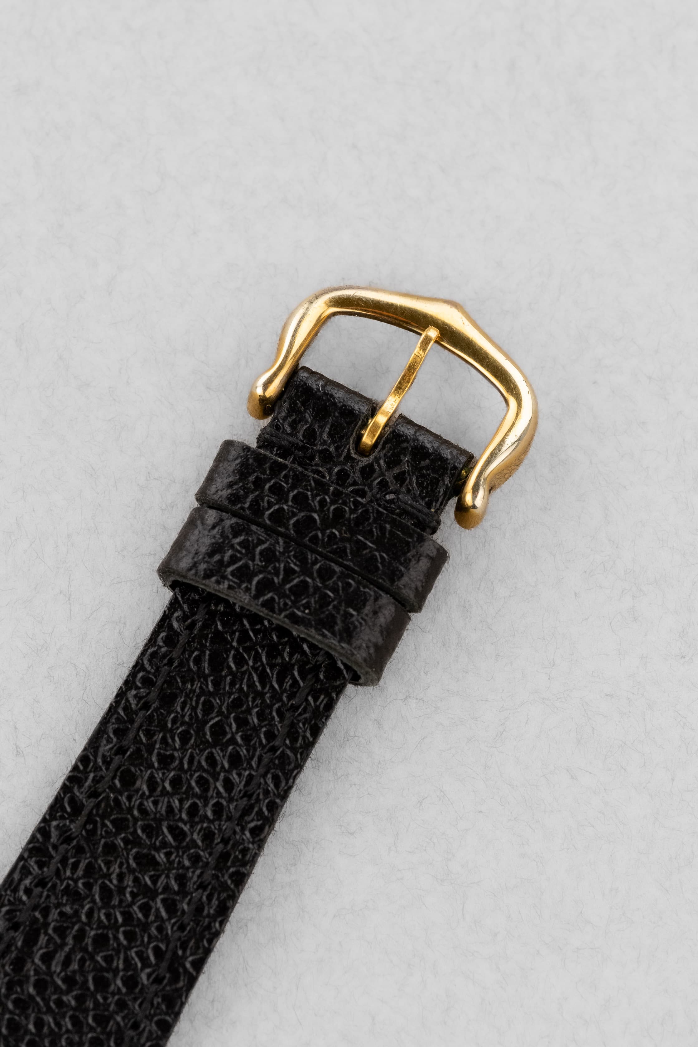 235V-1A Cartier Tank Must Quartz GM 6 « White Trinity + Roman Art Déco » - Buckle Outside