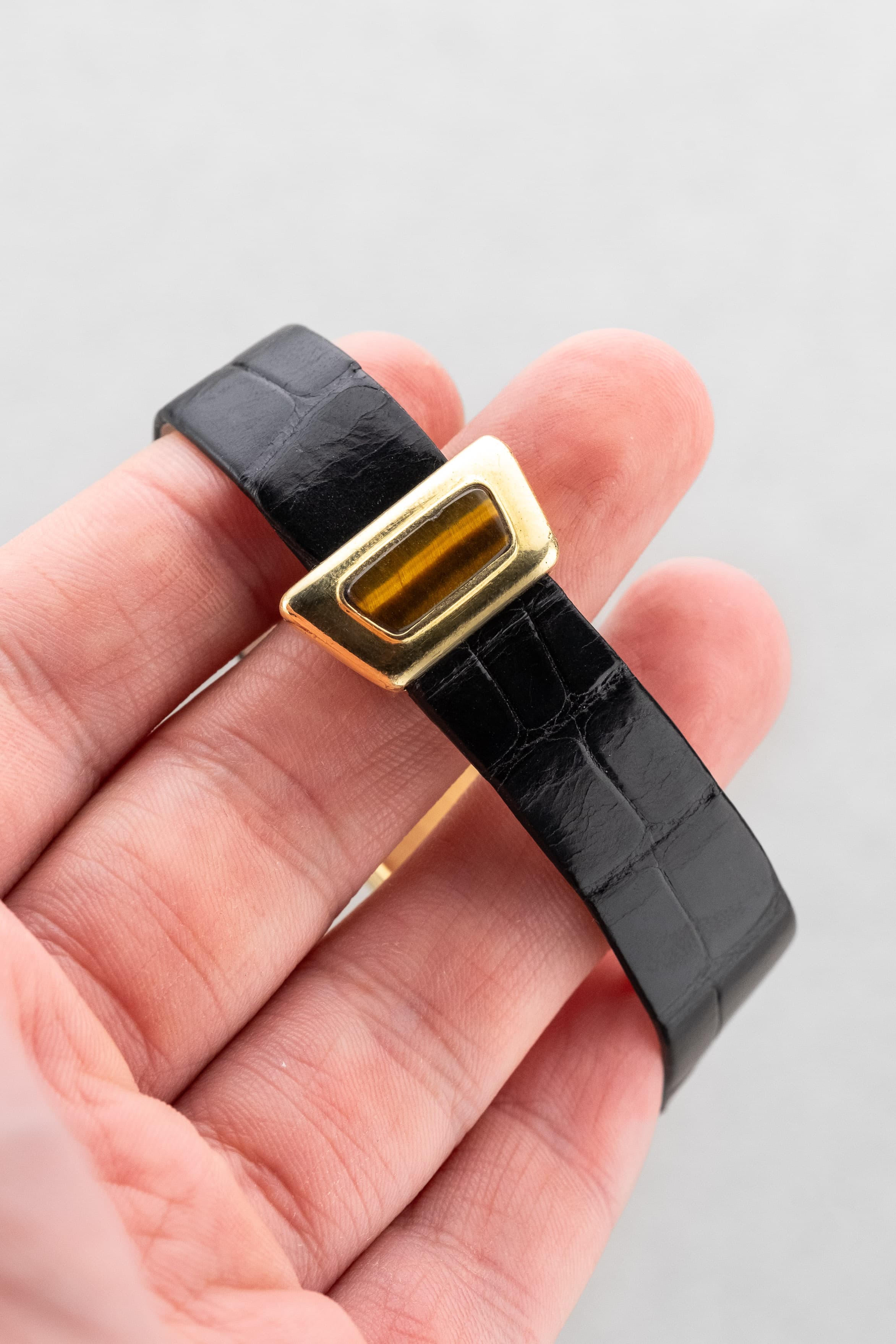2YEY Extraordinary Vacheron & Constantin Prestige de la France in Yellow Gold & Tiger's Eye Marquetry, Sold in 1976 – Full Set & Unique - Buckle Outside