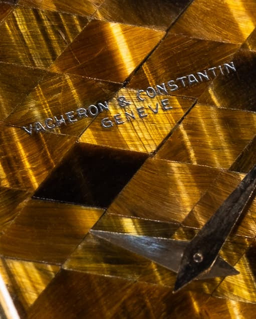2YEY Extraordinaire Vacheron & Constantin Prestige de la France en or jaune et marqueterie d’œil-de-tigre, vendue en 1976 – Full Set et Unique - Dial