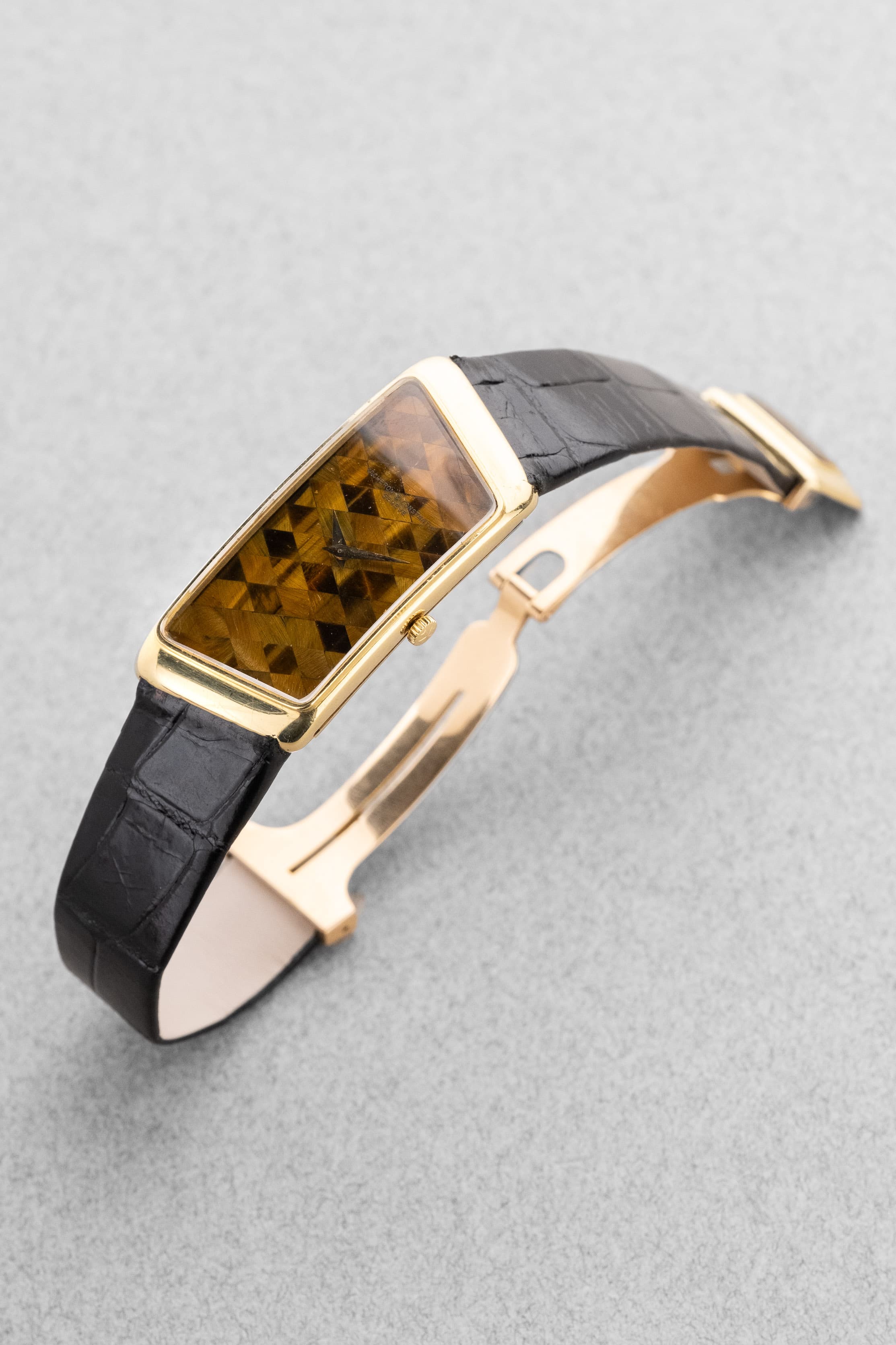 2YEY Extraordinary Vacheron & Constantin Prestige de la France in Yellow Gold & Tiger's Eye Marquetry, Sold in 1976 – Full Set & Unique - Three Quarters