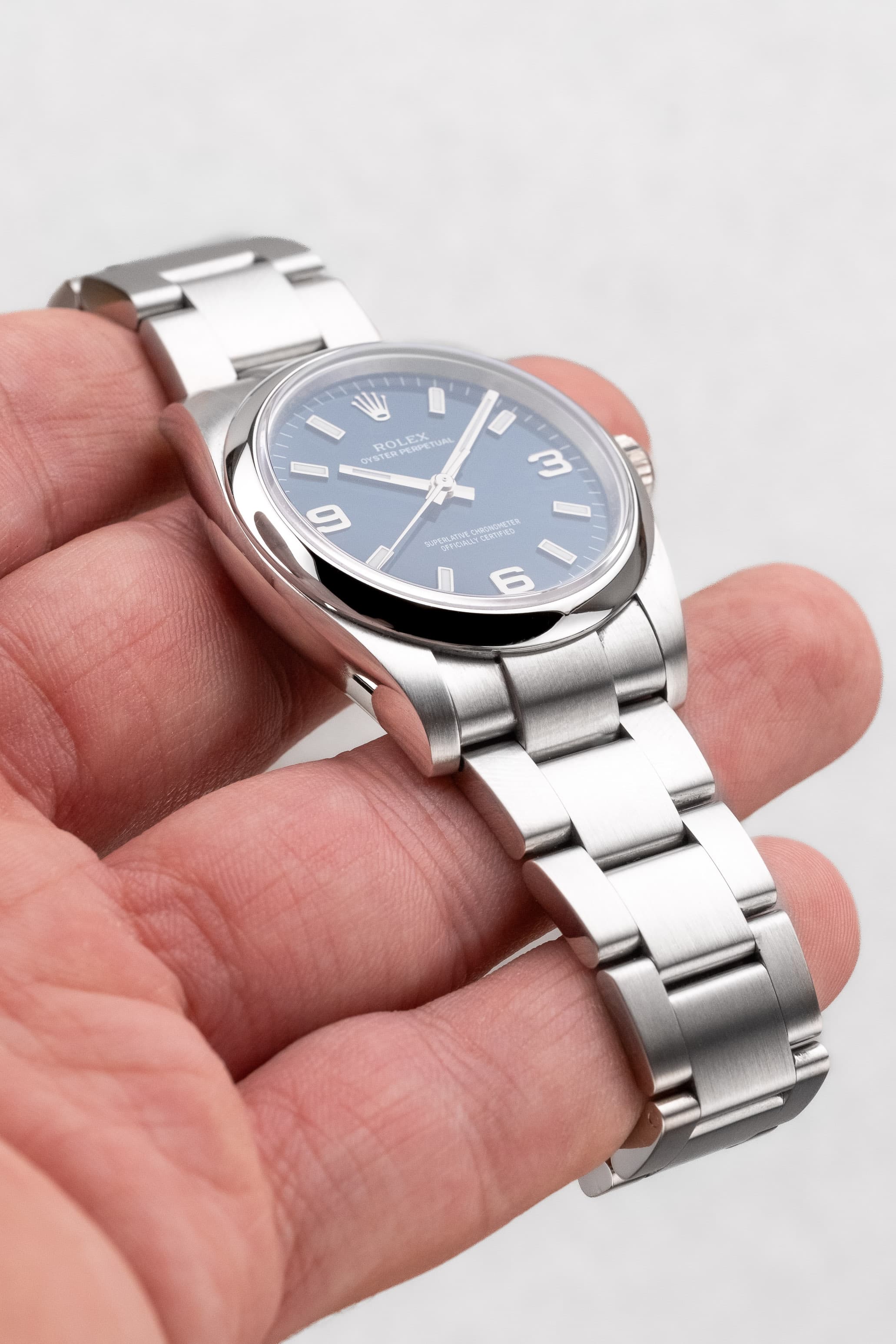 3WCY Rolex Oyster Perpetual 34 réf. 114200 de 2018 – Cadran bleu « Explorer 3-6-9 », Parfait état et Full Set - Feature