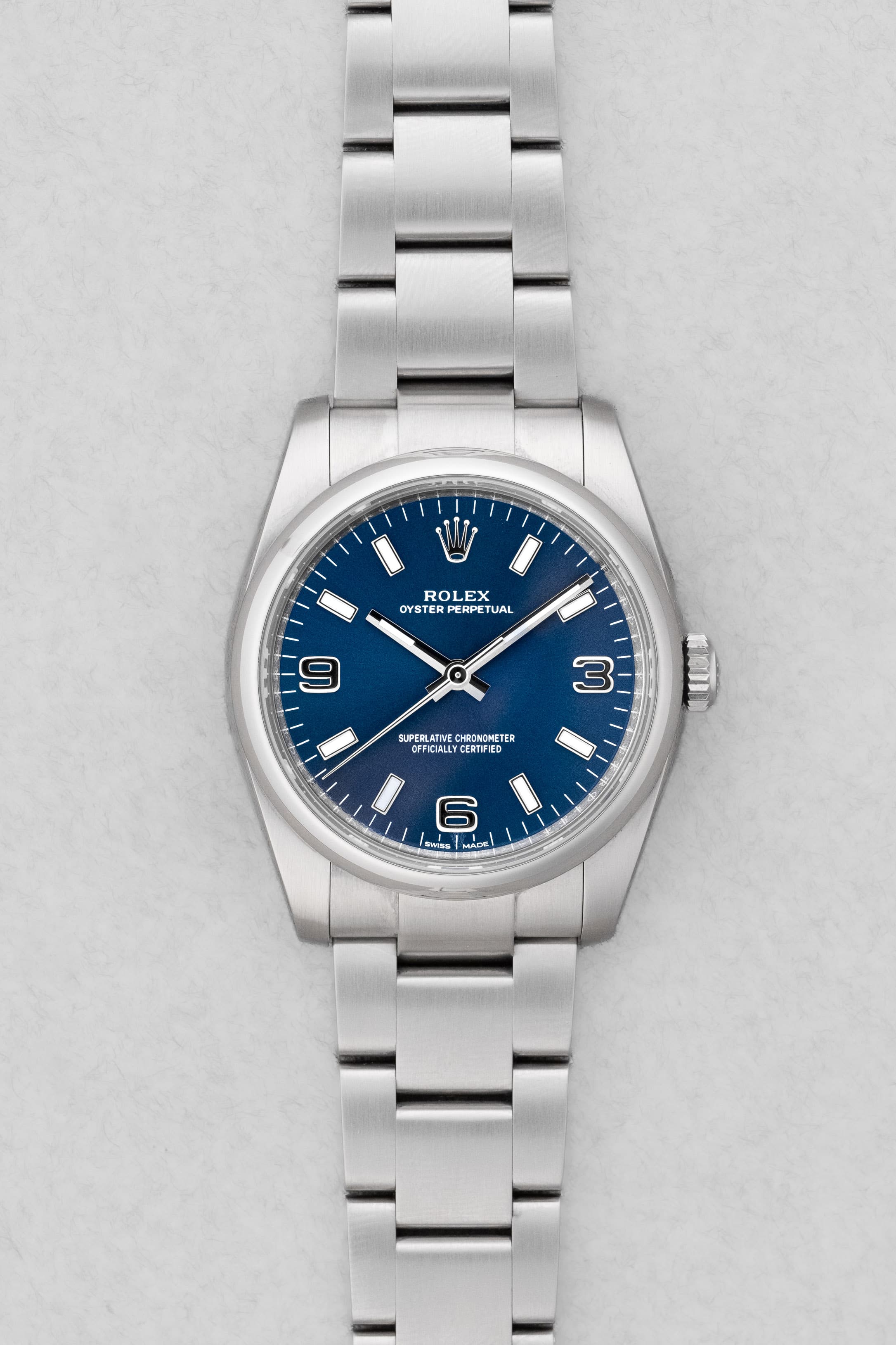 3WCY Rolex Oyster Perpetual 34 réf. 114200 de 2018 – Cadran bleu « Explorer 3-6-9 », Parfait état et Full Set - Front