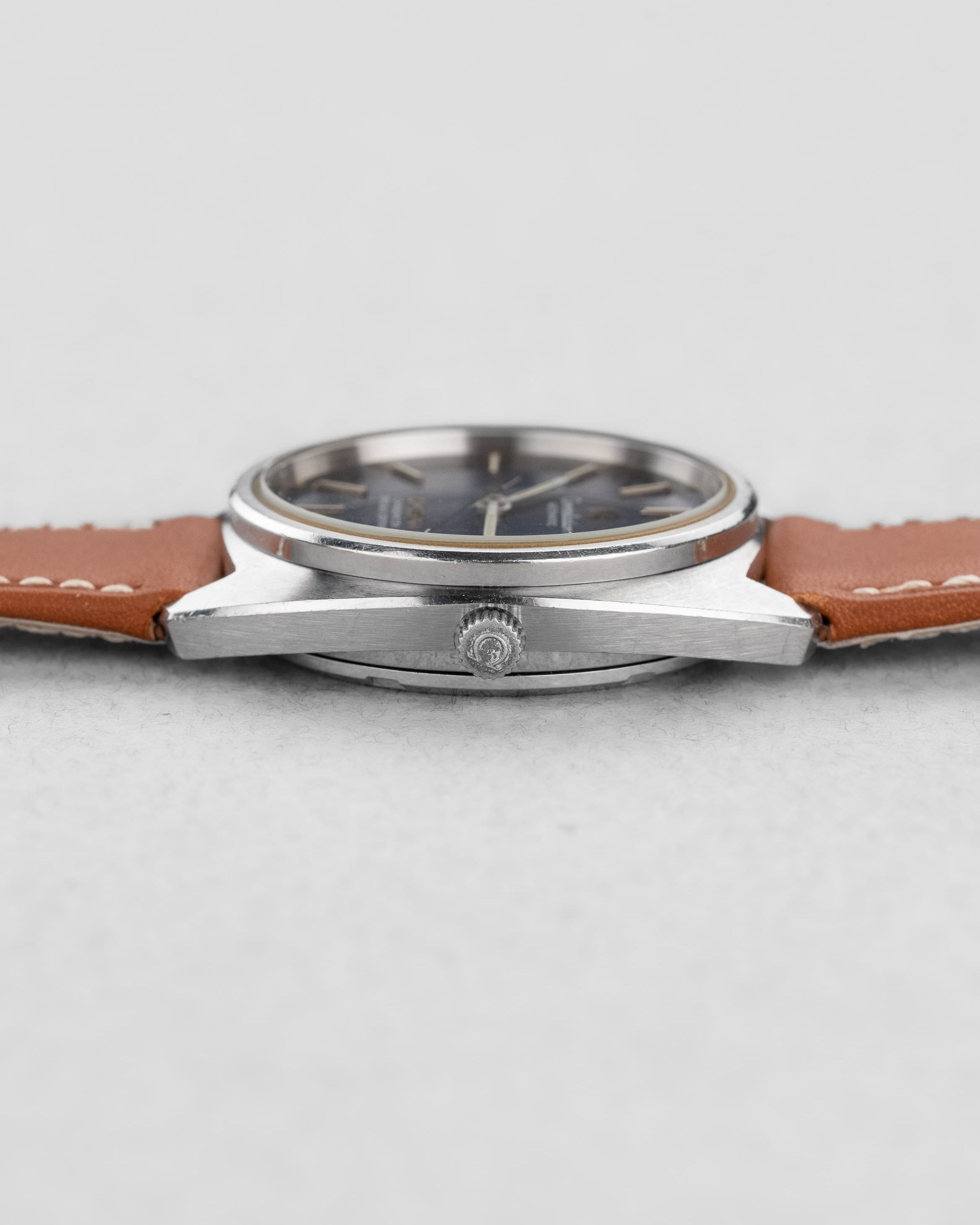 8ZBR Omega Constellation « C-Shape » ST 168.0056 de 1973 - Right side