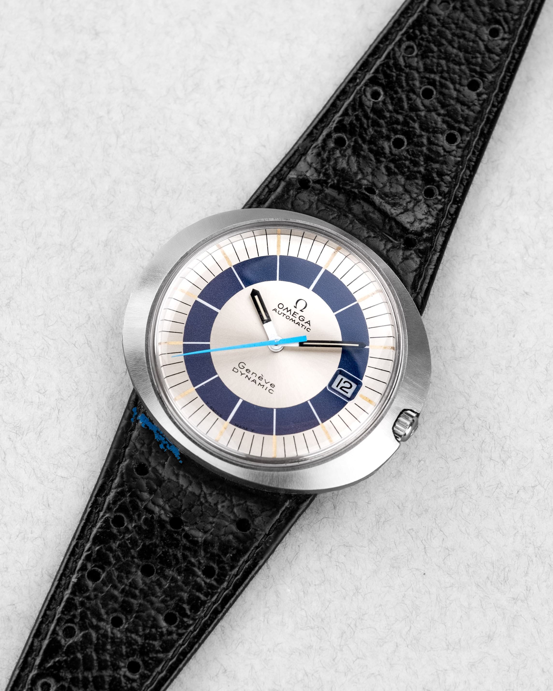 PT6P Omega Dynamic Automatic « Jumbo » réf. 166.0039 – N.O.S. - Three Quarters