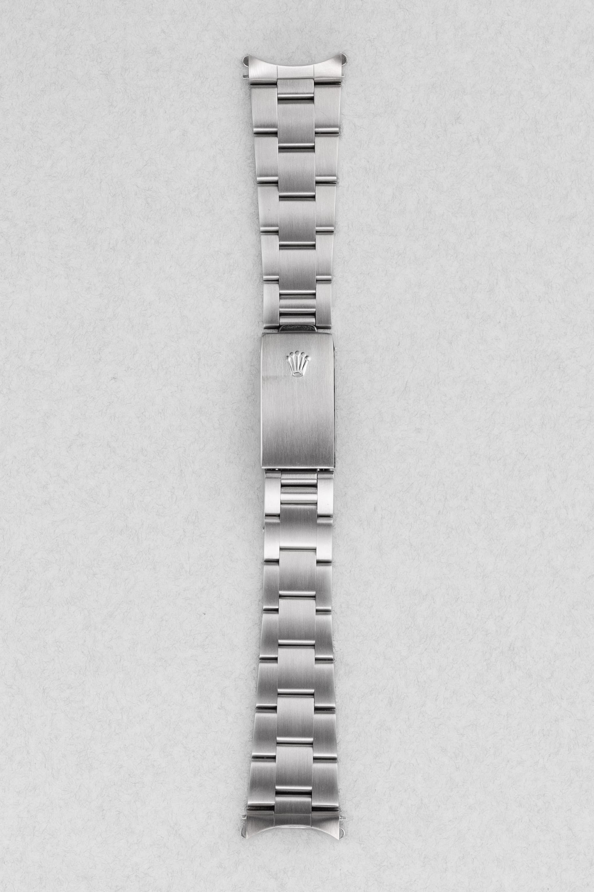 4S6Y Rolex Oyster Perpetual Date réf. 15200 de 2000 – Cadran « Silver » - Bracelet Front