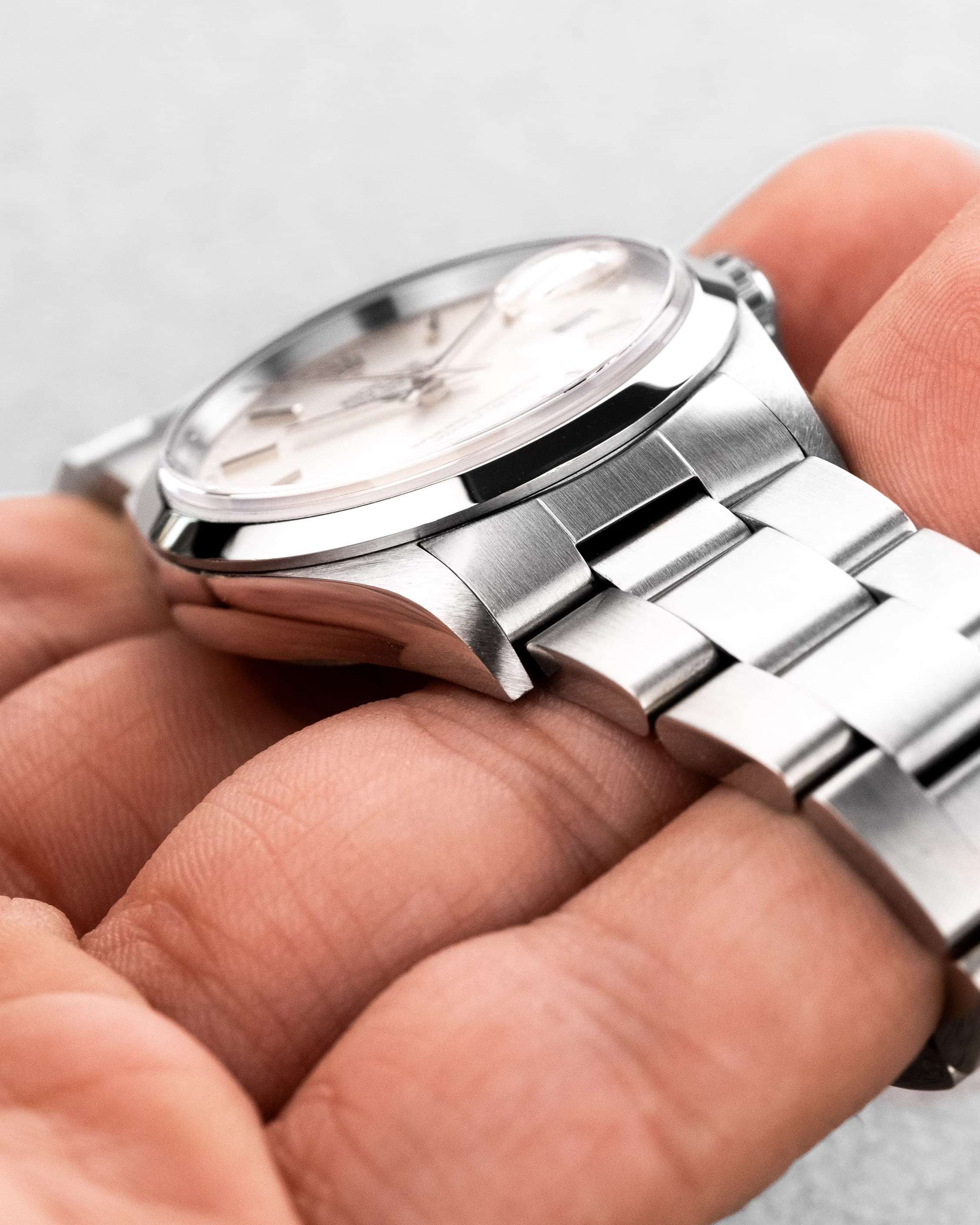 4S6Y Rolex Oyster Perpetual Date réf. 15200 de 2000 – Cadran « Silver » - Feature