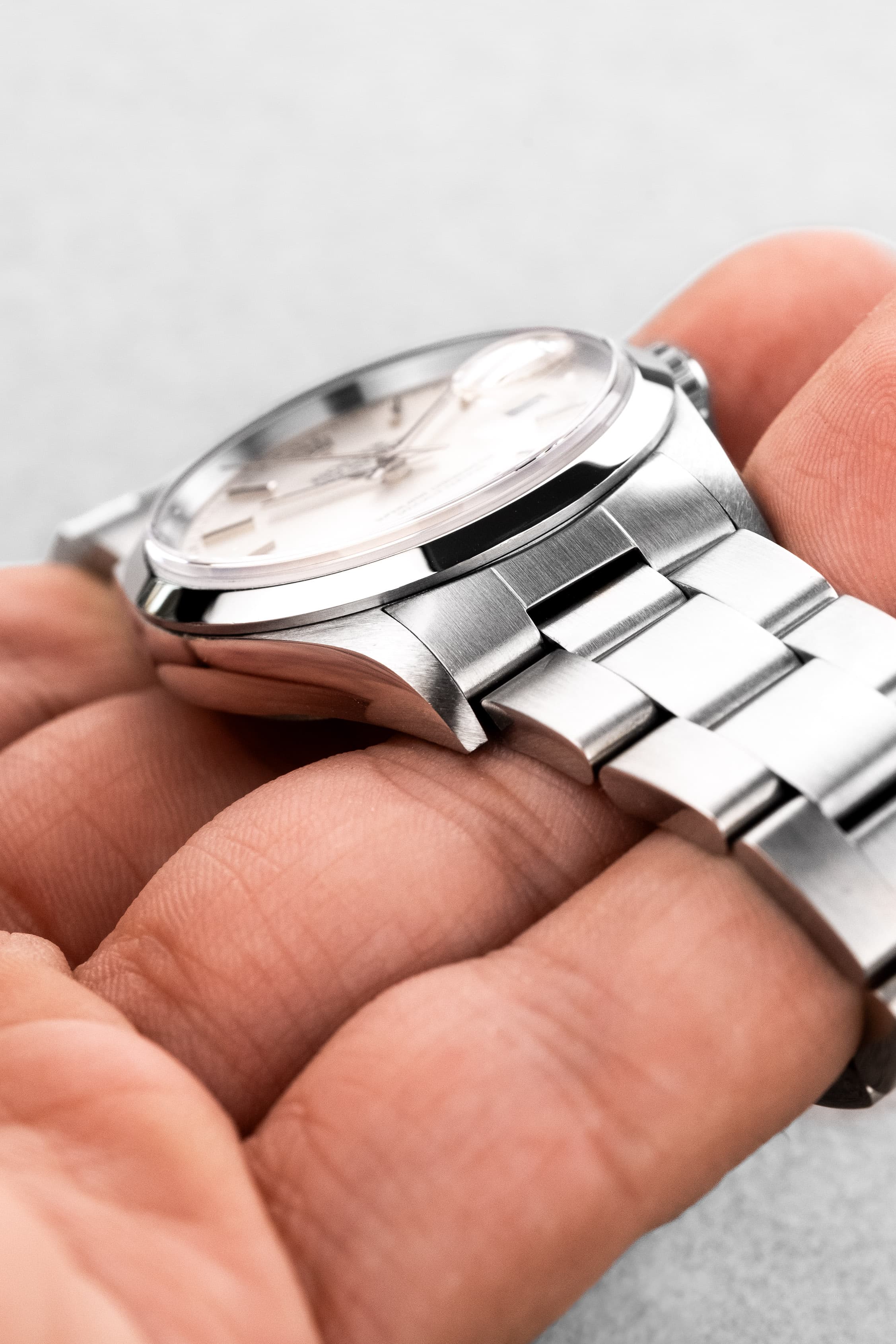 4S6Y Rolex Oyster Perpetual Date réf. 15200 de 2000 – Cadran « Silver » - Feature