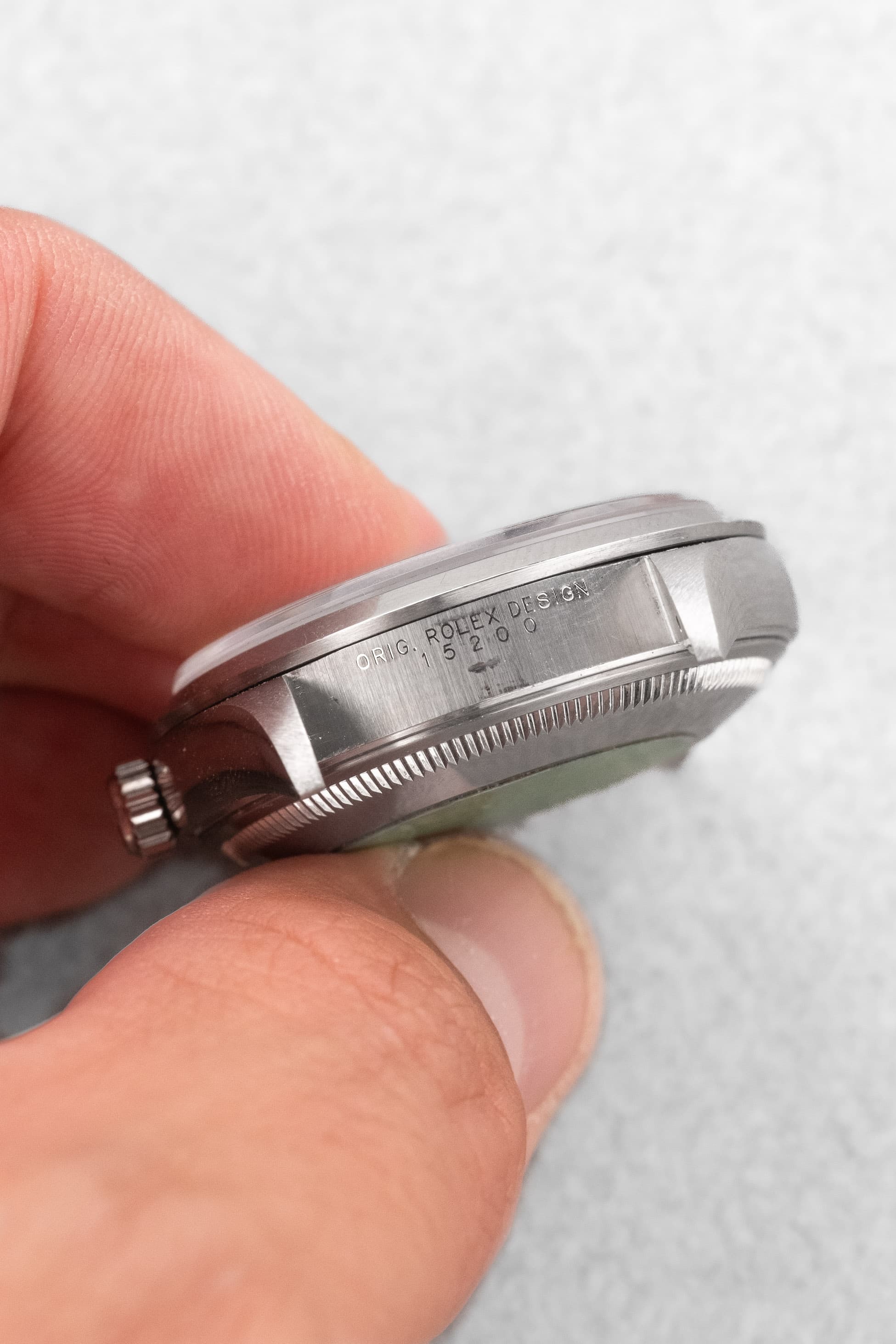 4S6Y Rolex Oyster Perpetual Date réf. 15200 de 2000 – Cadran « Silver » - Lugs - Reference