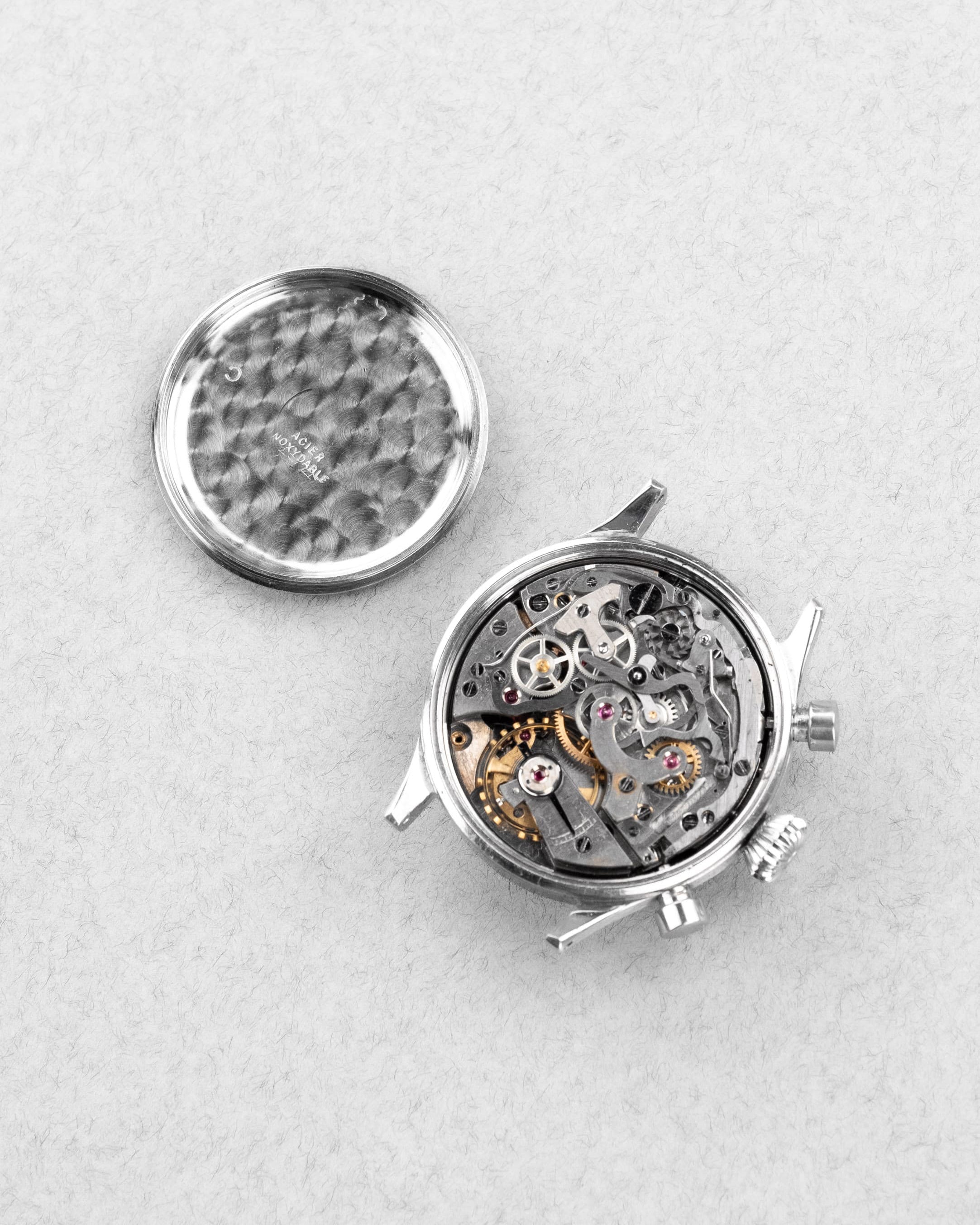 P4P7 Exceptionnel chronographe Breguet Type 20 militaire 5101/54 de 1ère génération, cadran « Glossy Gilt »/Laqué, livré au Ministère de l'Air en 1956 - Inside case back