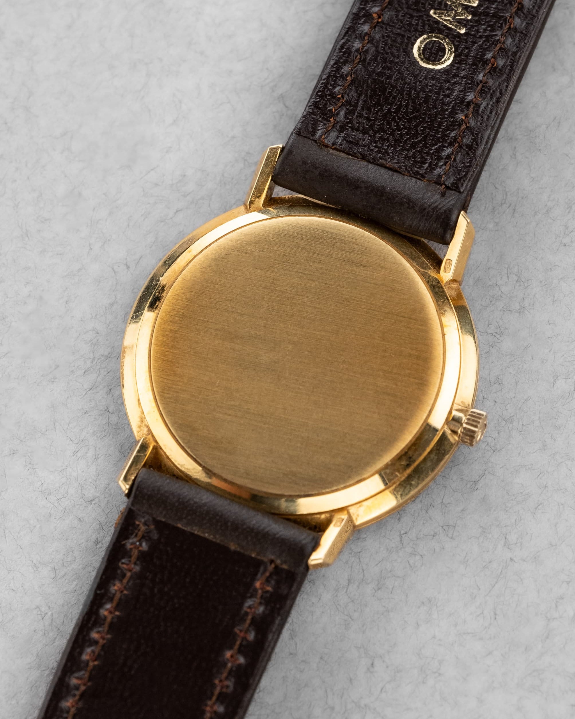 L6DP Omega De Ville Automatic réf. 161.024 en or jaune 18 carats de 1968 – NOS + Facture d'origine - Back