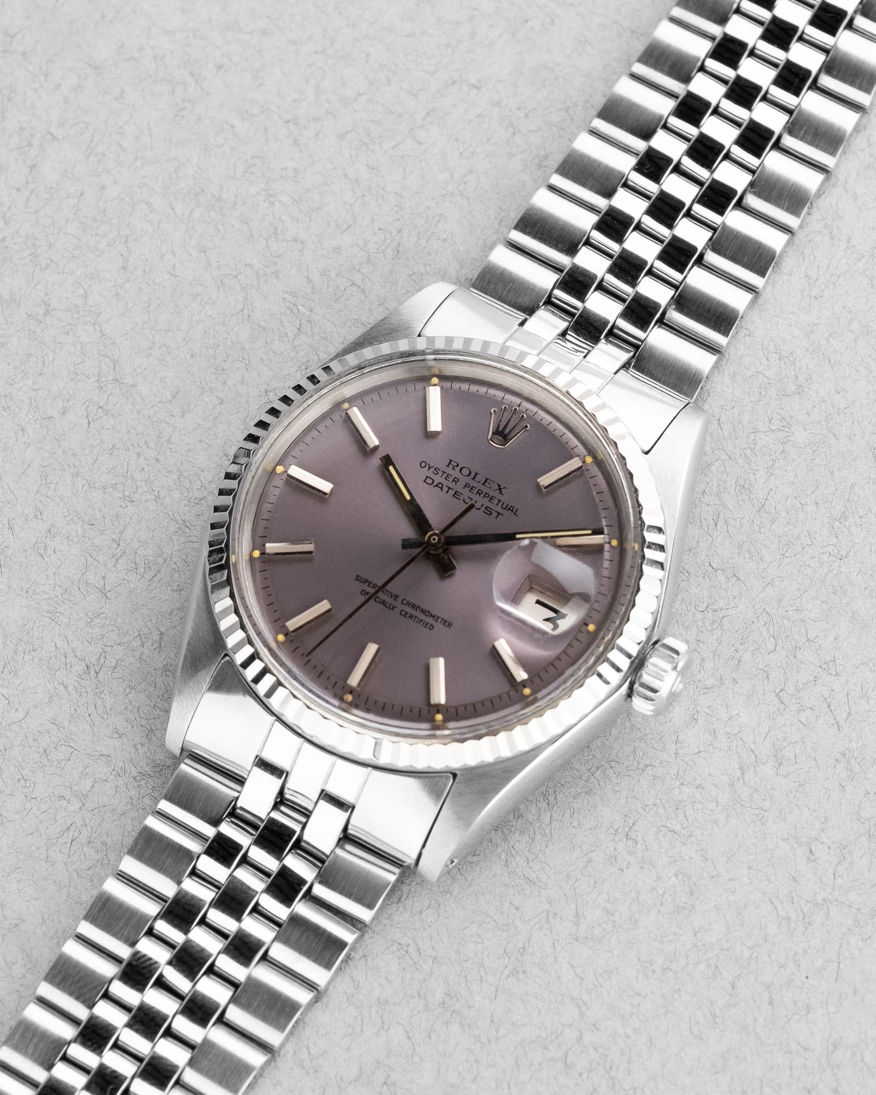 PUSP Rare et fascinante Rolex Datejust 1601 « Lavande » de 1970 - Three Quarters