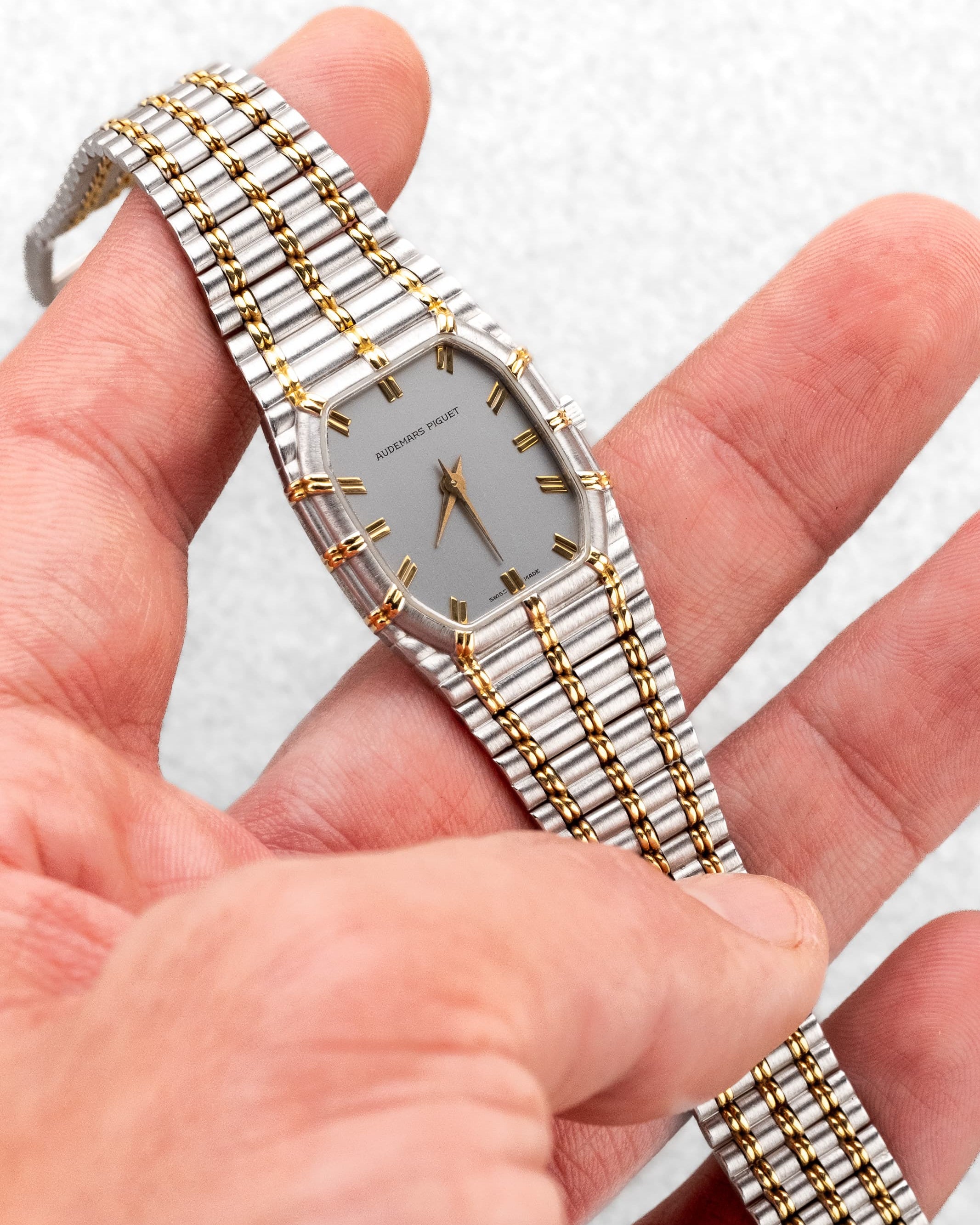 5CUS Audemars Piguet « Bamboo Deux Ors » en or blanc et or jaune circa 1987 - Lifestyle