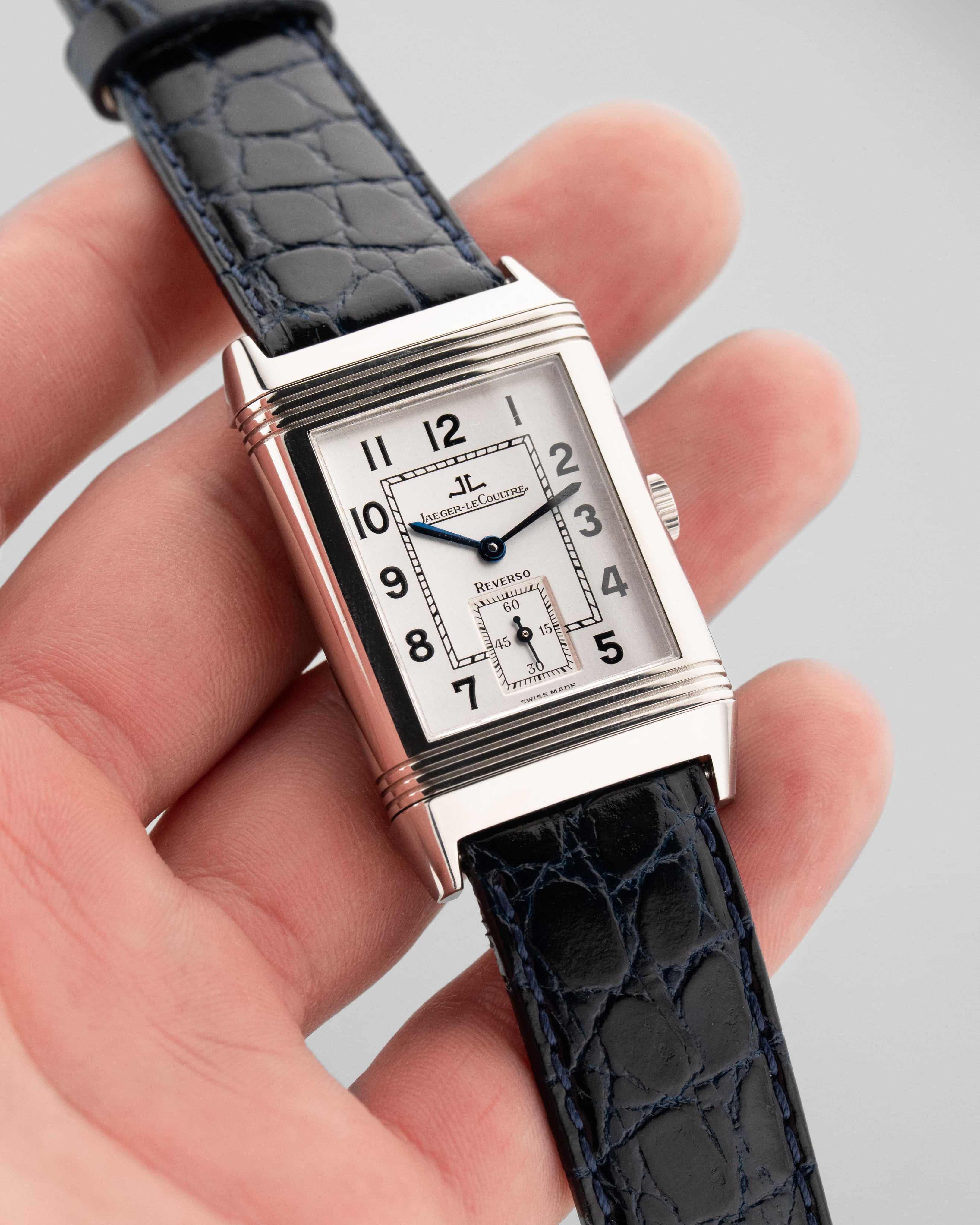 5JQK Jaeger-LeCoultre Reverso « Grande Taille » en acier, réf. 270.8.62/Q2708410 - Lifestyle