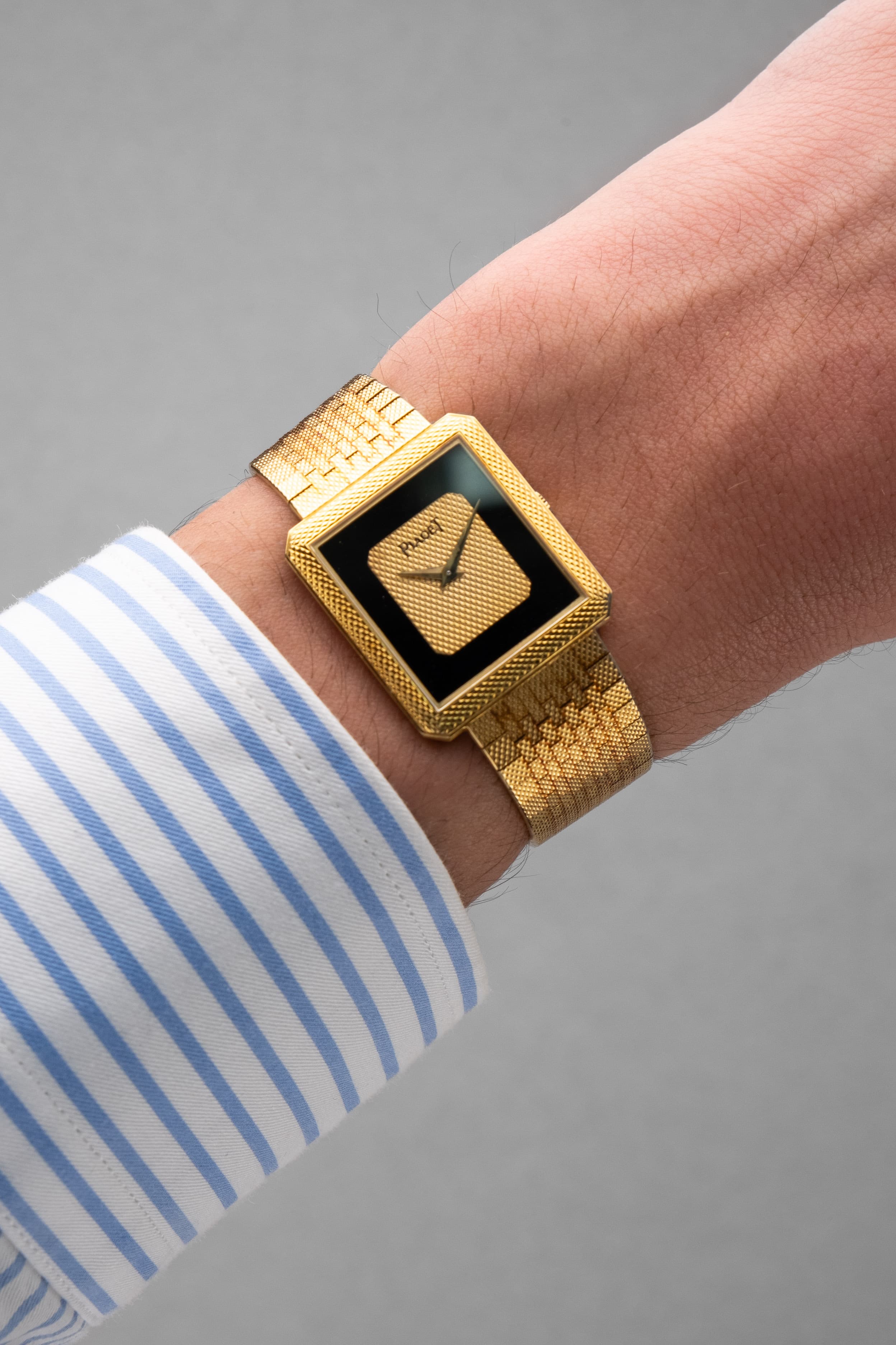 5LC5 Superbe Piaget Protocole 91546C7 en or jaune et onyx - Wristshot