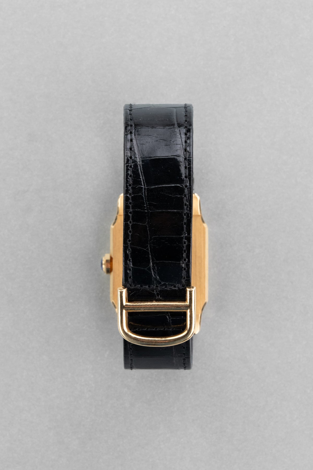 5MDB 絕美的 Cartier Santos-Dumont GM 型號 78097「PARIS」黃金腕錶,circa 1973——全新庫存品 - 錶扣外側