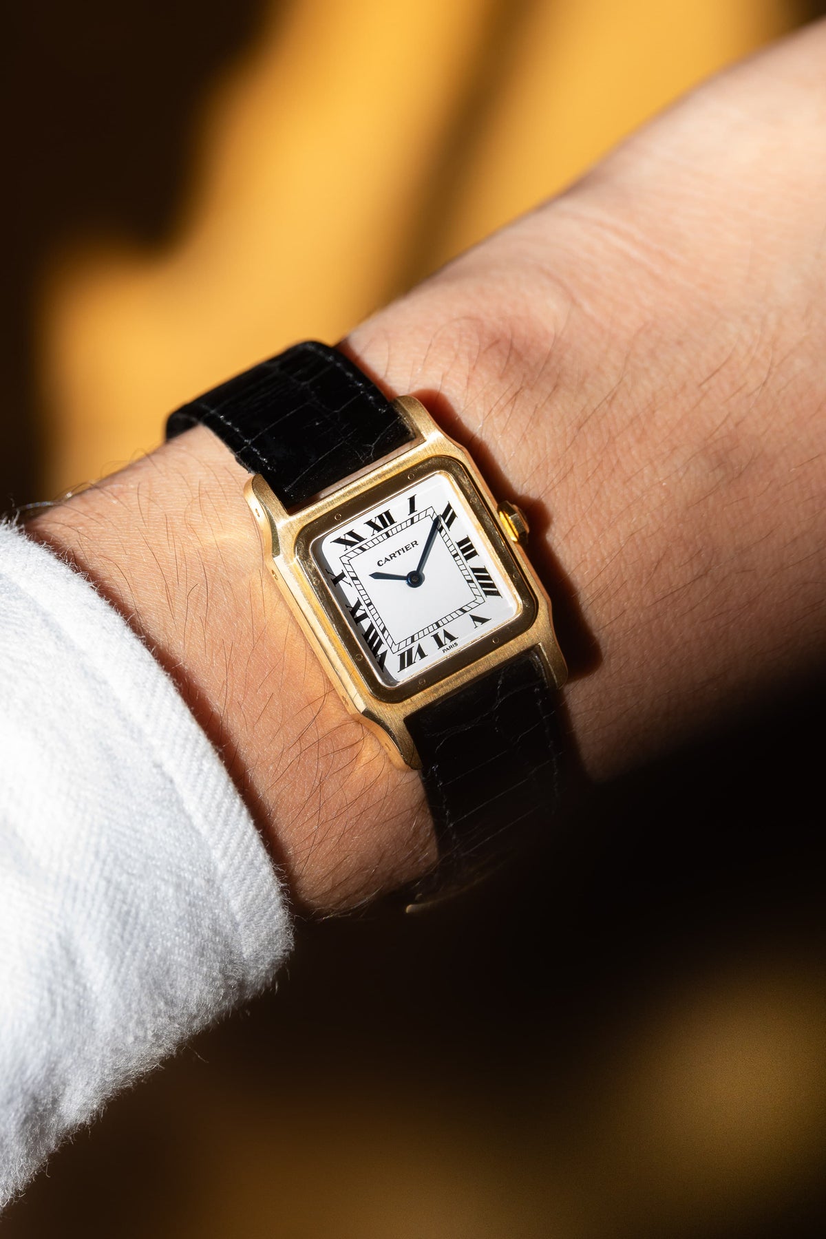 5MDB 絕美的 Cartier Santos-Dumont GM 型號 78097「PARIS」黃金腕錶,circa 1973——全新庫存品 - 上手照