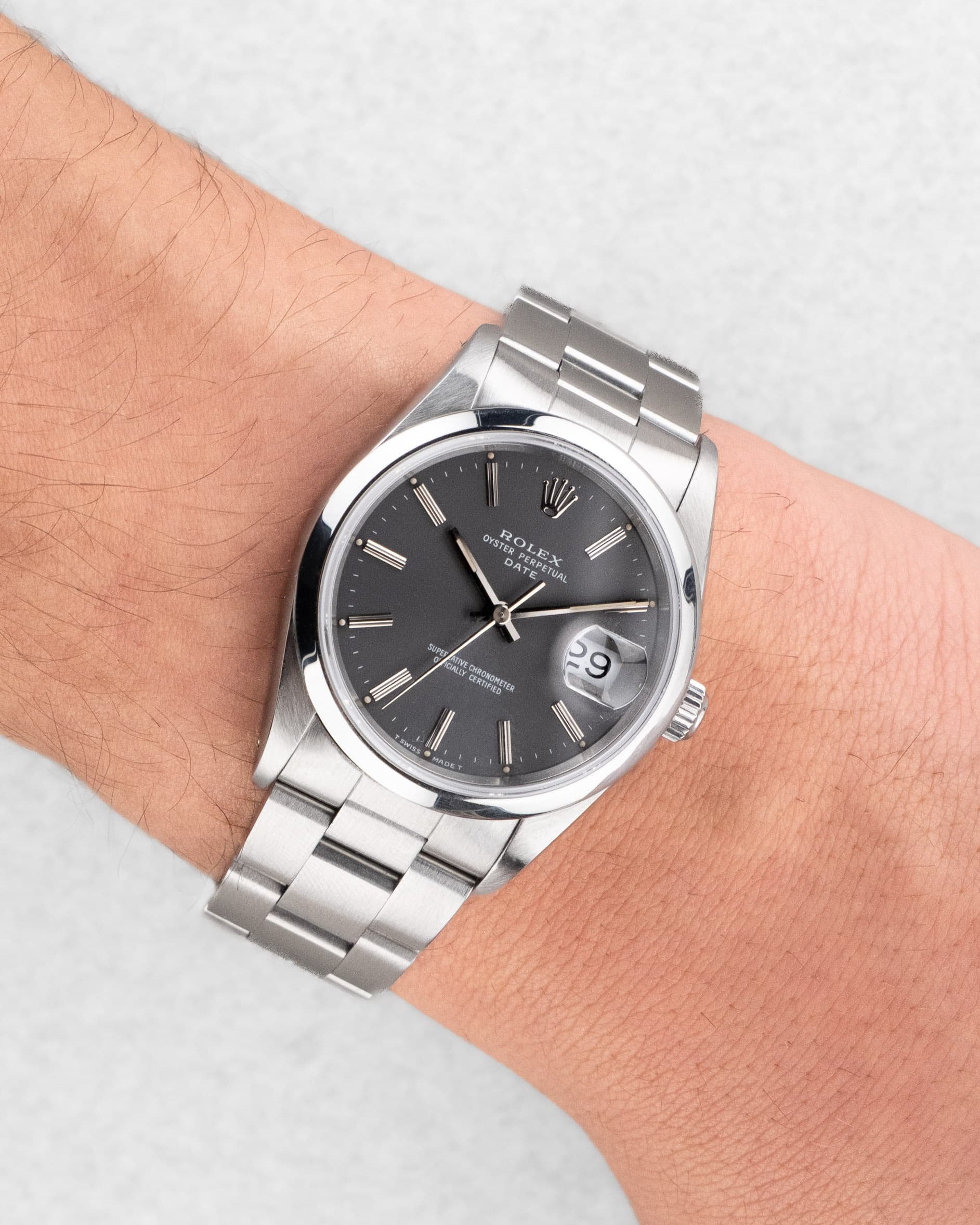 5P55 Rolex Oyster Perpetual Date réf. 15200 de 1991 – Rare cadran gris souris - Wristshot