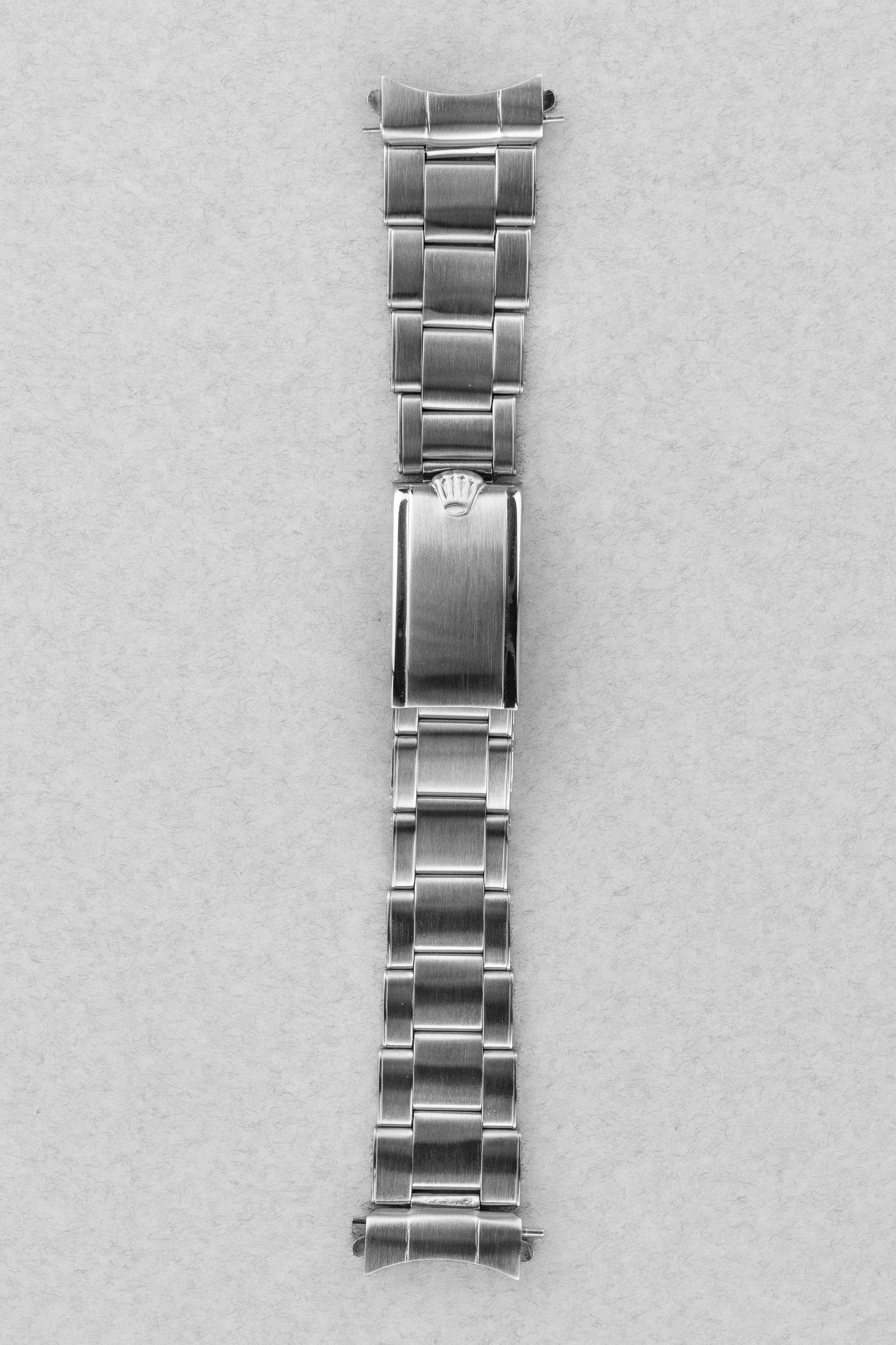 5ZWP 특별한 Rolex Submariner ref. 5508 「Gilt Small Crown James Bond Chronomètre」 1962년 – 완벽한 상태와 희귀 무브먼트 - 브레이슬릿 정면