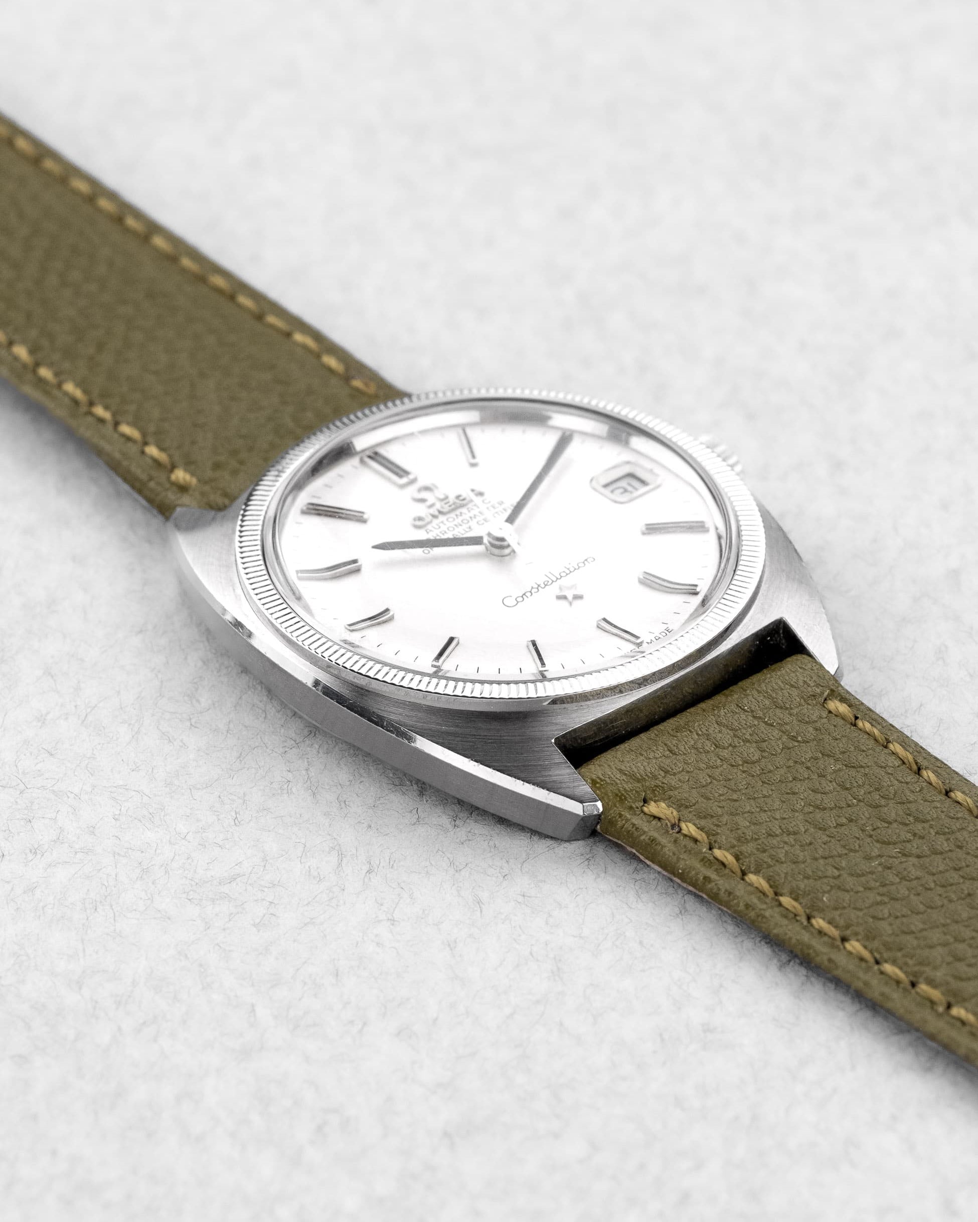 EPLS Omega Constellation « C-Shape Linen Dial/Cadran Lin » 168.027 de 1968 - Left side