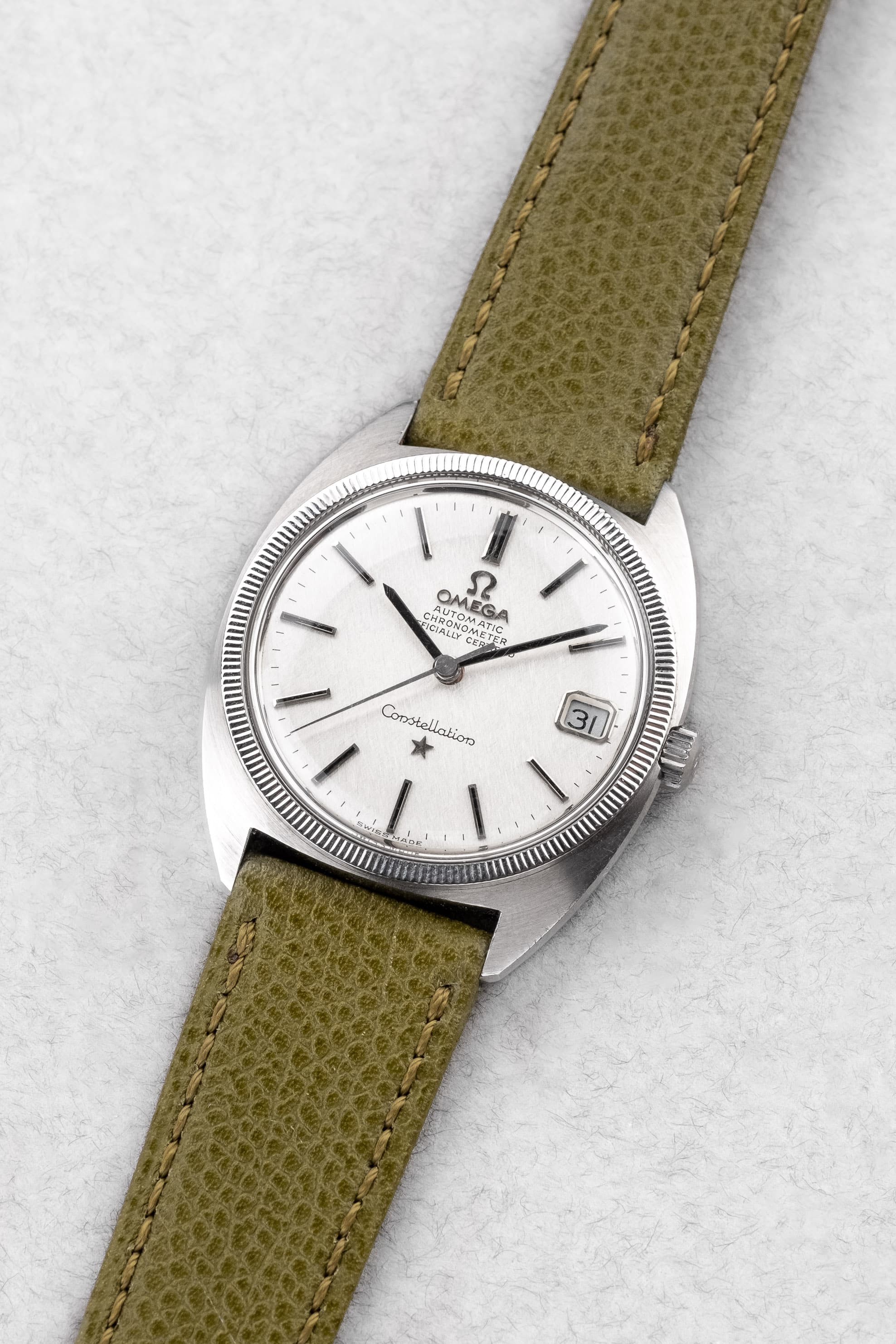 EPLS Omega Constellation « C-Shape Linen Dial/Cadran Lin » 168.027 de 1968 - Three Quarters