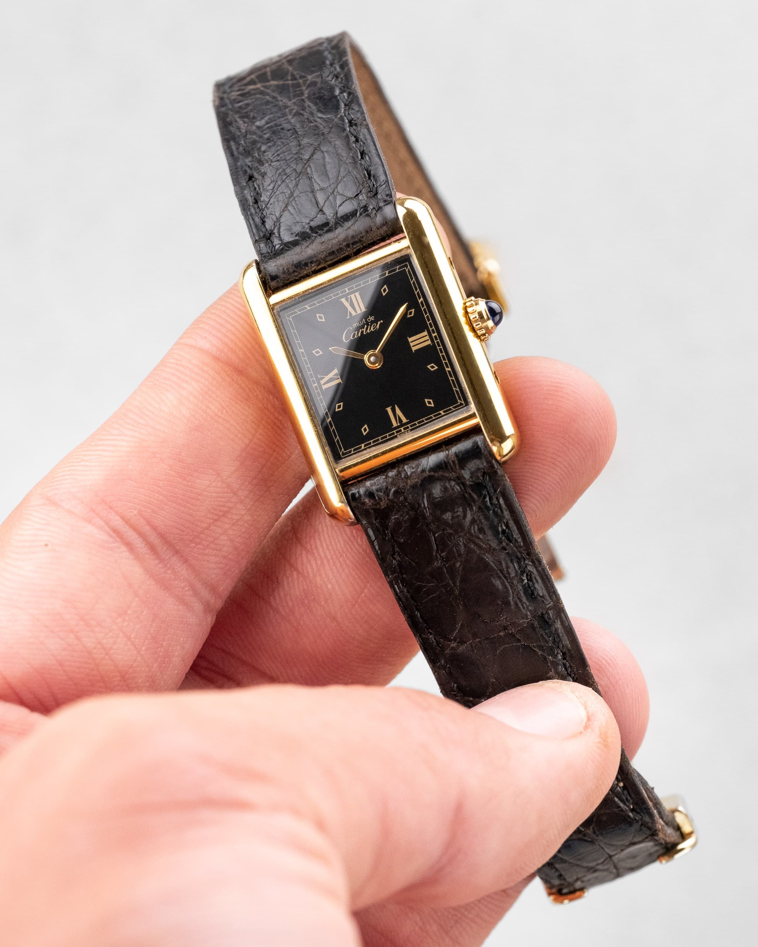 6SAN-8e Cartier Tank Must Quartz Lady « Black Gold Diamonds » - Lifestyle
