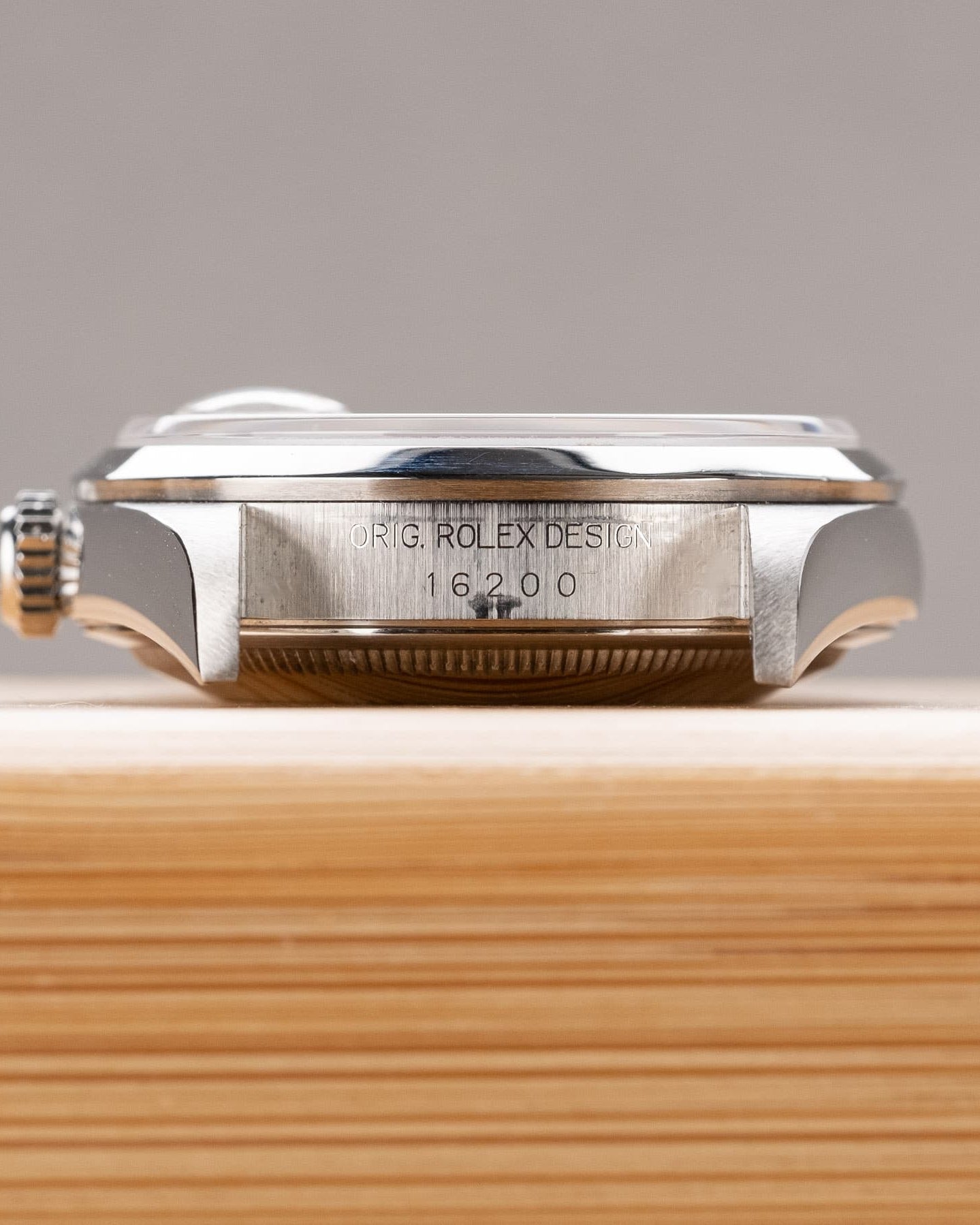 6SCR Rolex Datejust 16200 « Silver Roman » de 2001 avec sa garantie d'origine - Lugs - Reference