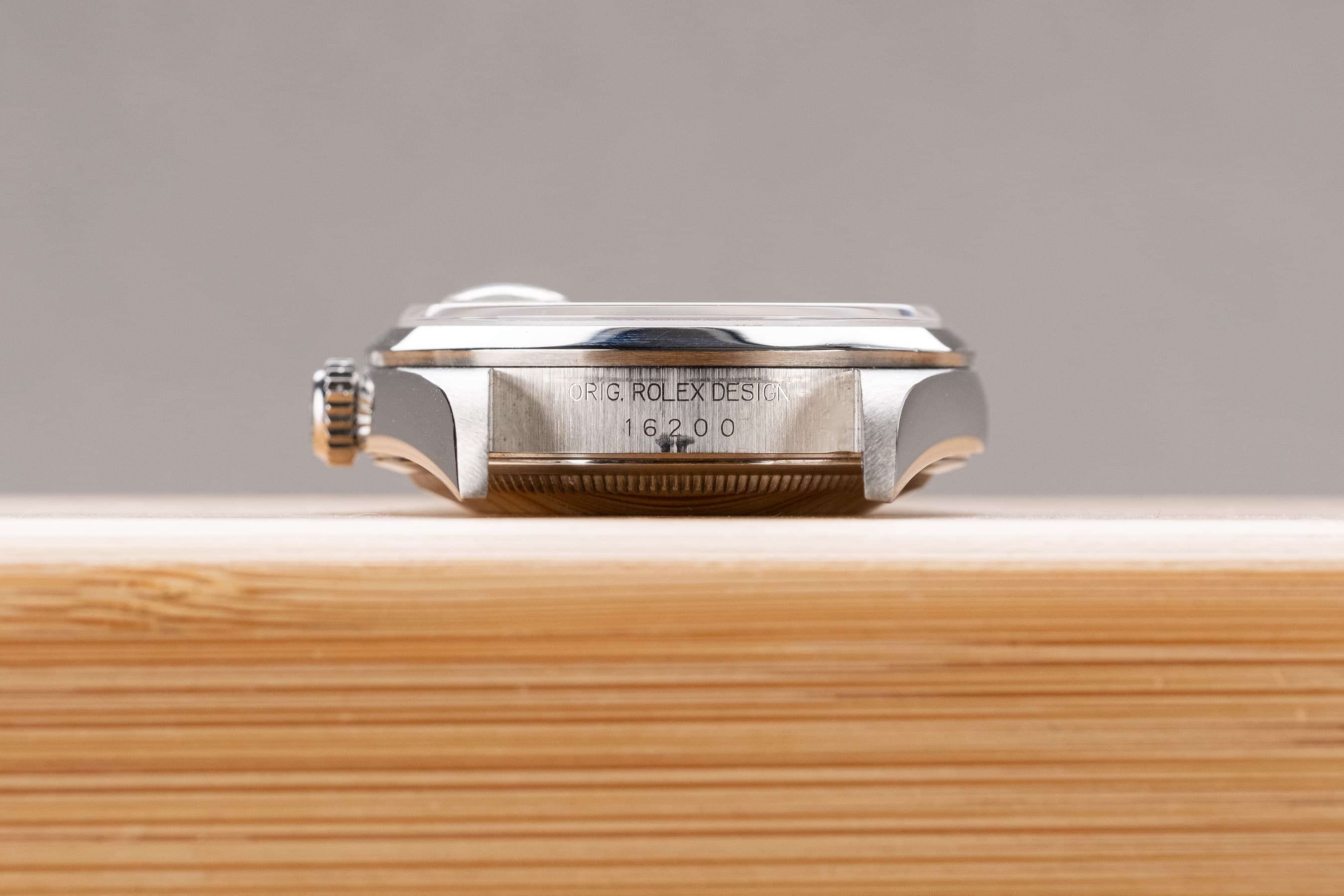 6SCR Rolex Datejust 16200 « Silver Roman » de 2001 avec sa garantie d'origine - Lugs - Reference