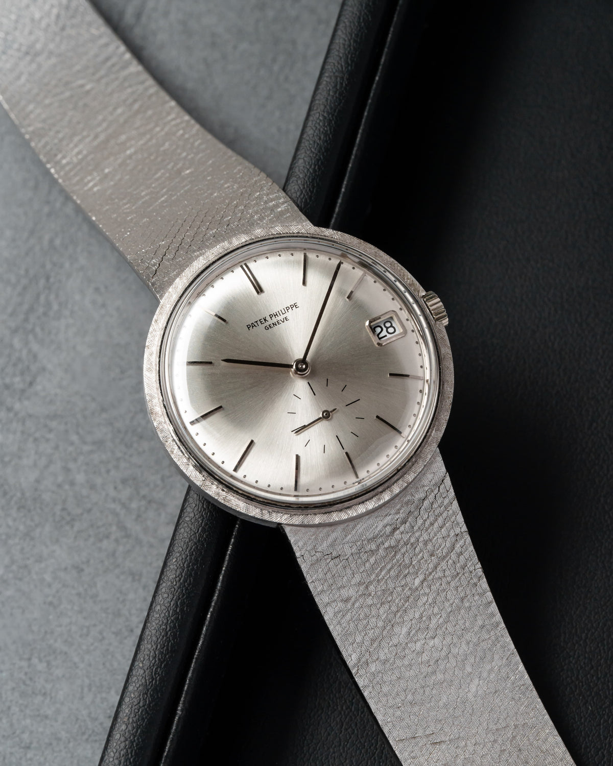 6TFR Patek Philippe Calatrava 3445/6 Automática « Florentine » en oro blanco, circa 1968 - Lifestyle