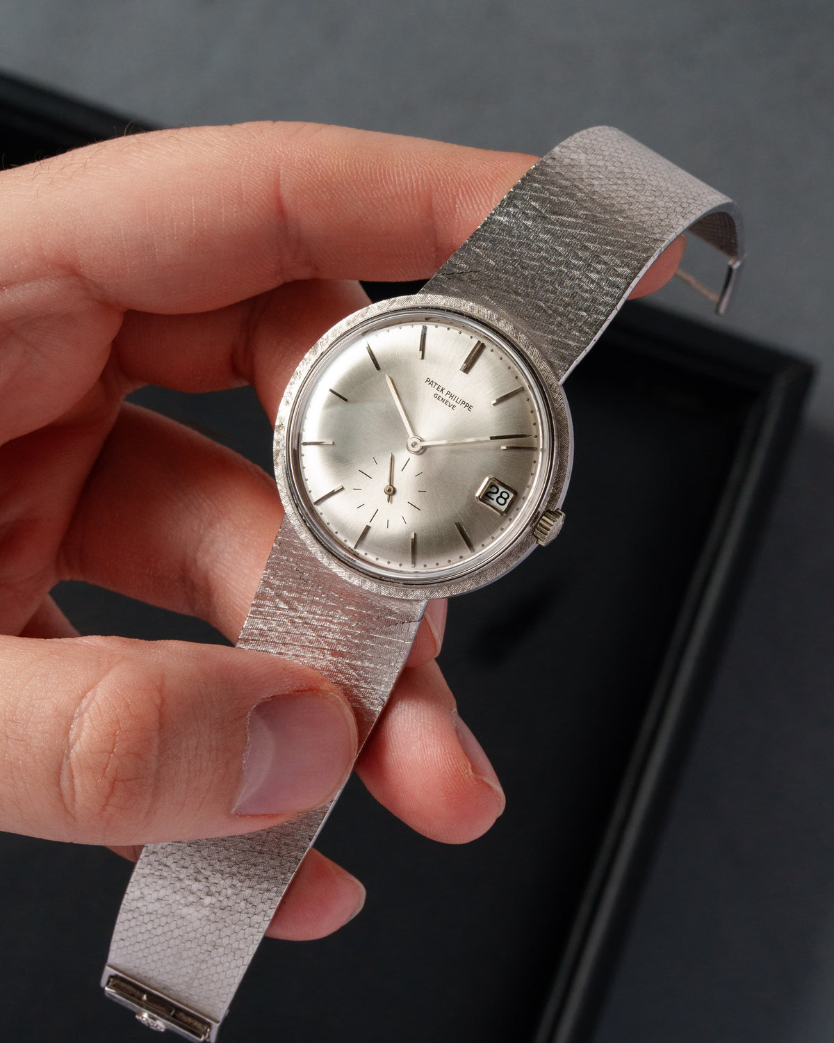 6TFR Patek Philippe Calatrava 3445/6 Automática « Florentine » en oro blanco, circa 1968 - Vista general