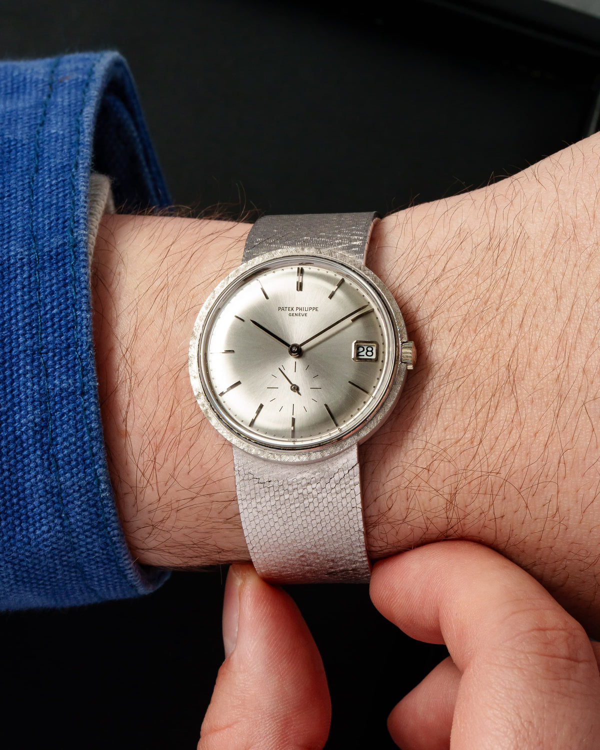 6TFR Patek Philippe Calatrava 3445/6 Automática « Florentine » en oro blanco, circa 1968 - Wristshot