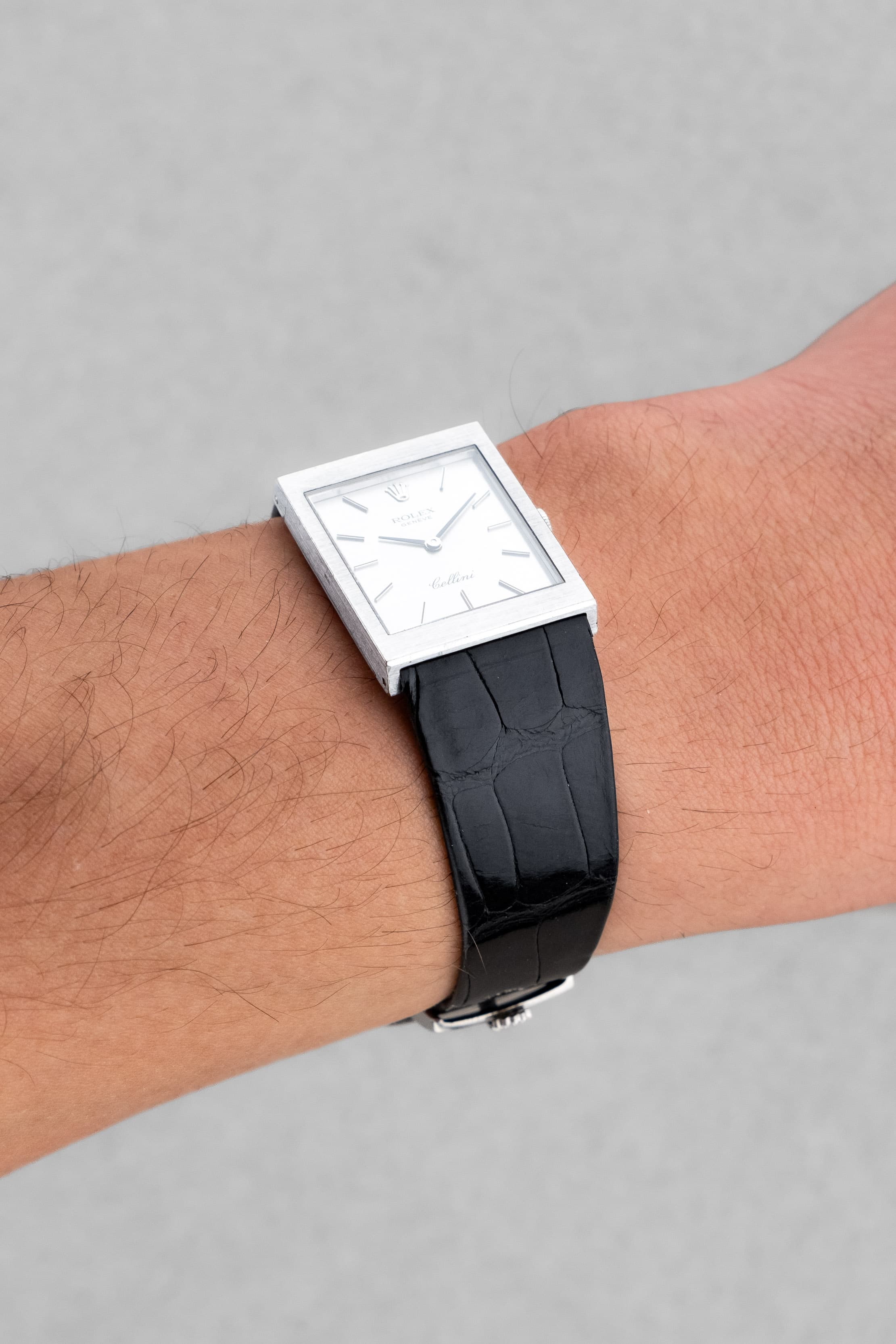 6ZEM-nF Rolex Cellini ref. 4014 ホワイトゴールド、1976年製 – 未研磨 - リストショット