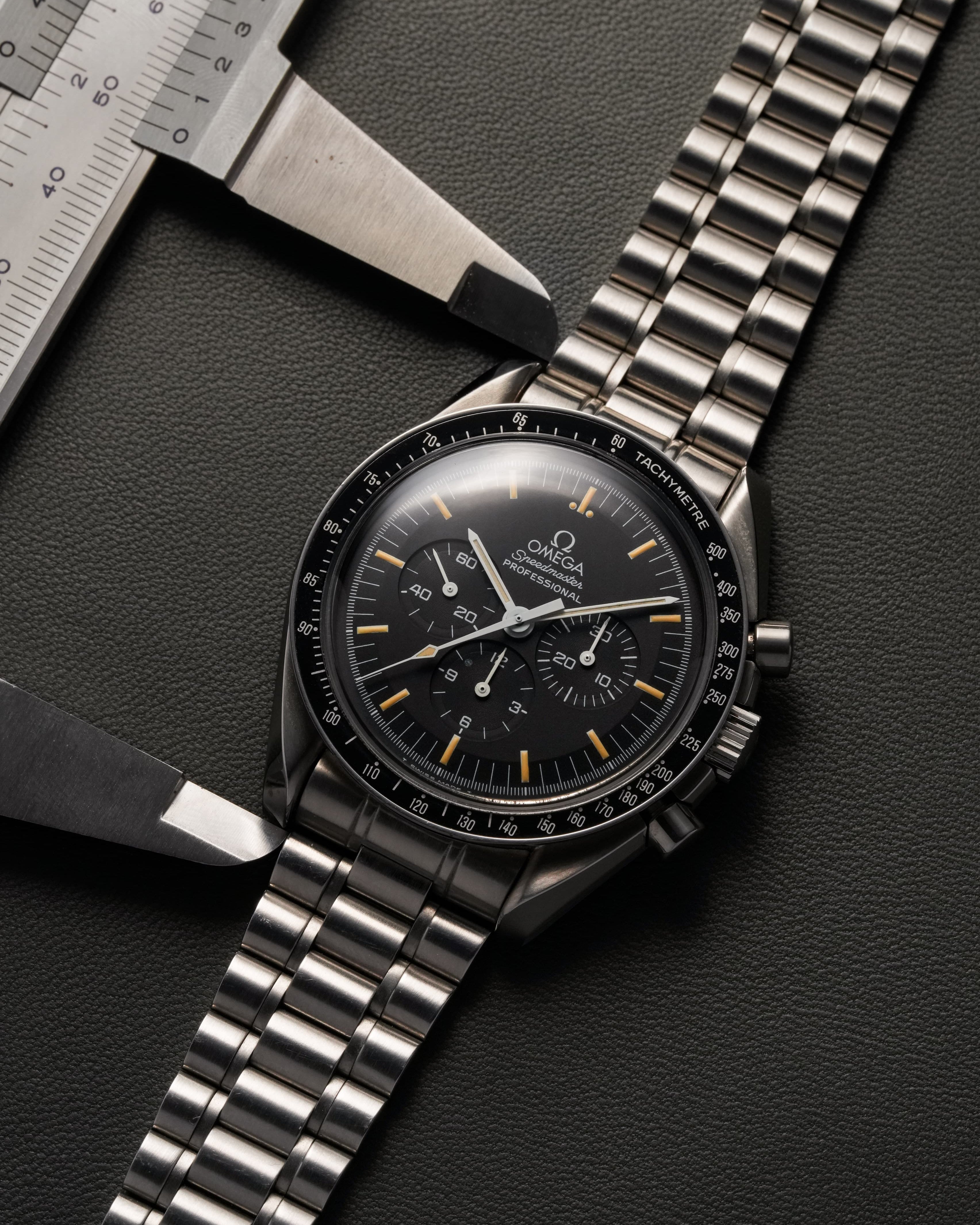 8H6E Omega Speedmaster Moonwatch ref. 3590.50/145.022 circa 1992 – Tritium patinato - Lifestyle