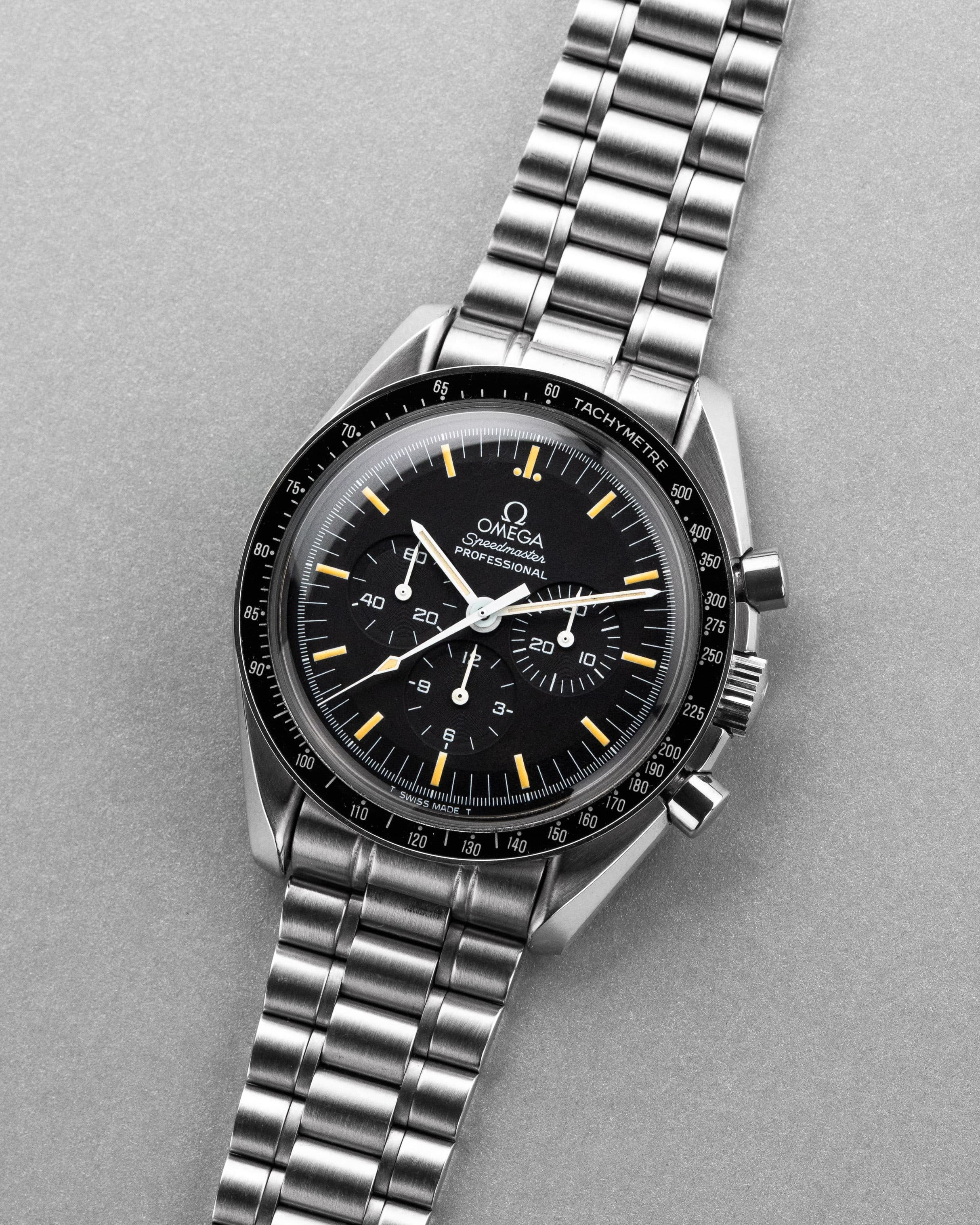 8H6E Omega Speedmaster Moonwatch ref. 3590.50/145.022 circa 1992 – Tritium patinato - Tre quarti