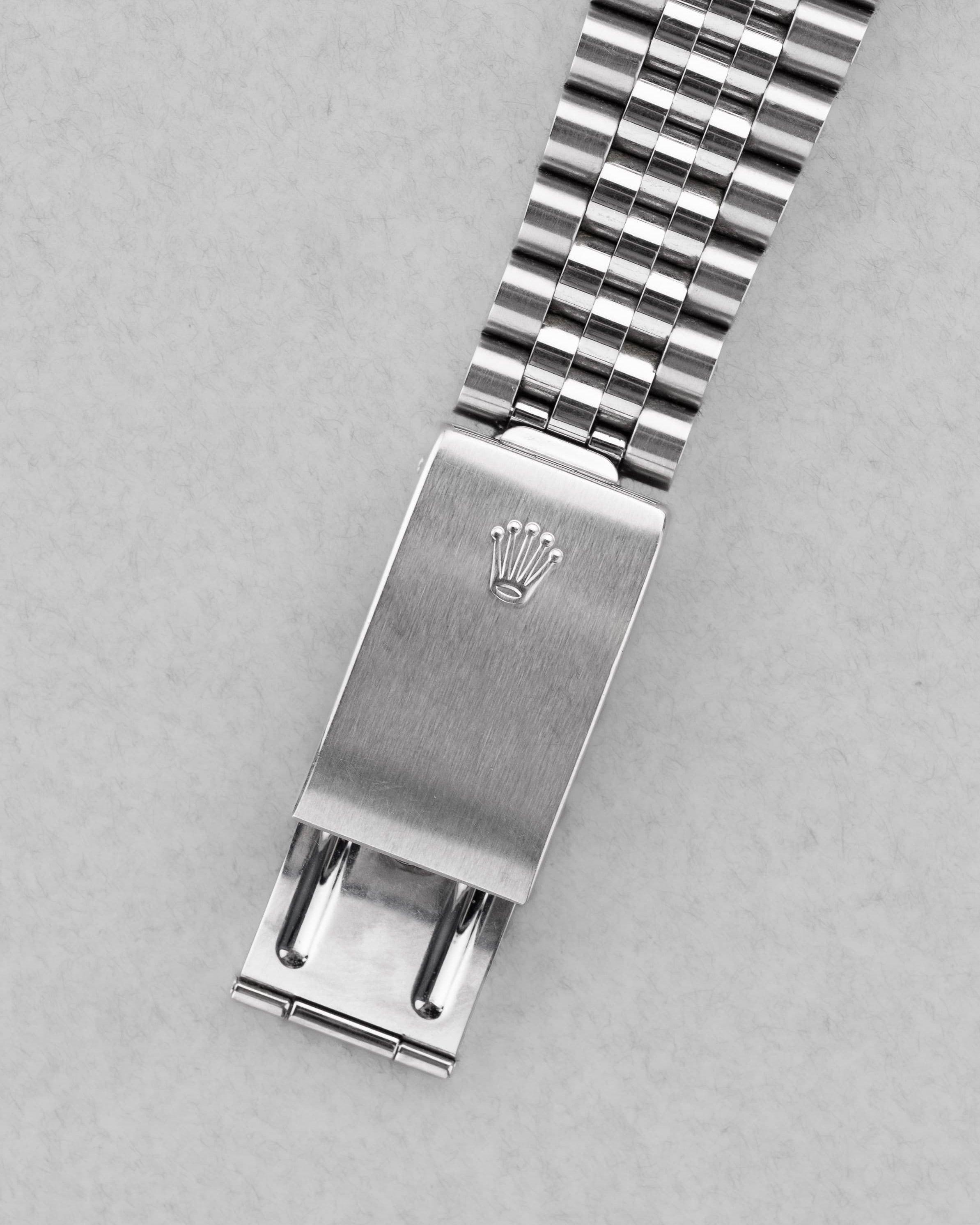 8JS8 Rolex Datejust réf. 16234 de 2003 – Cadran noir + Garantie d'origine - Buckle Outside