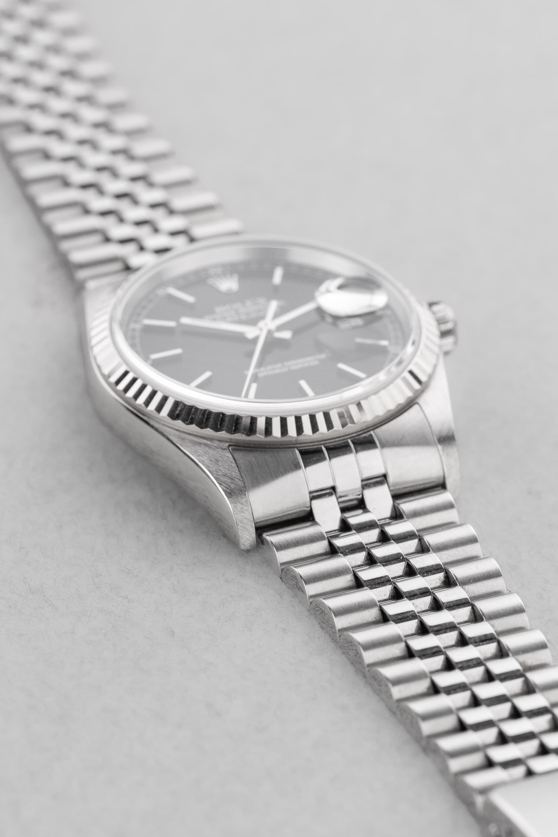 8JS8 Rolex Datejust réf. 16234 de 2003 – Cadran noir + Garantie d'origine - Left side