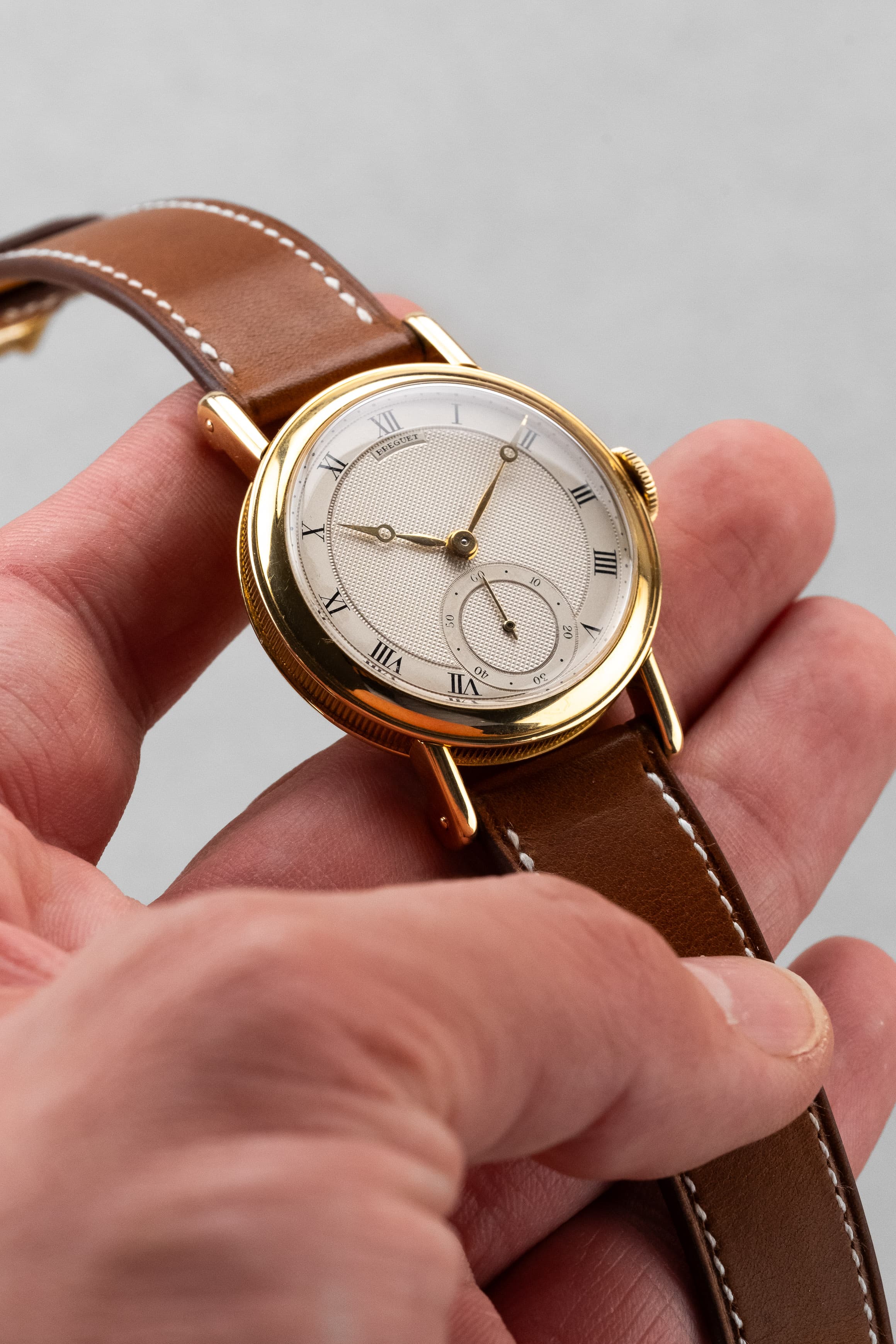 8TCB 非凡 Breguet「Empire」黃金腕錶,1957 年售出 - 情境照