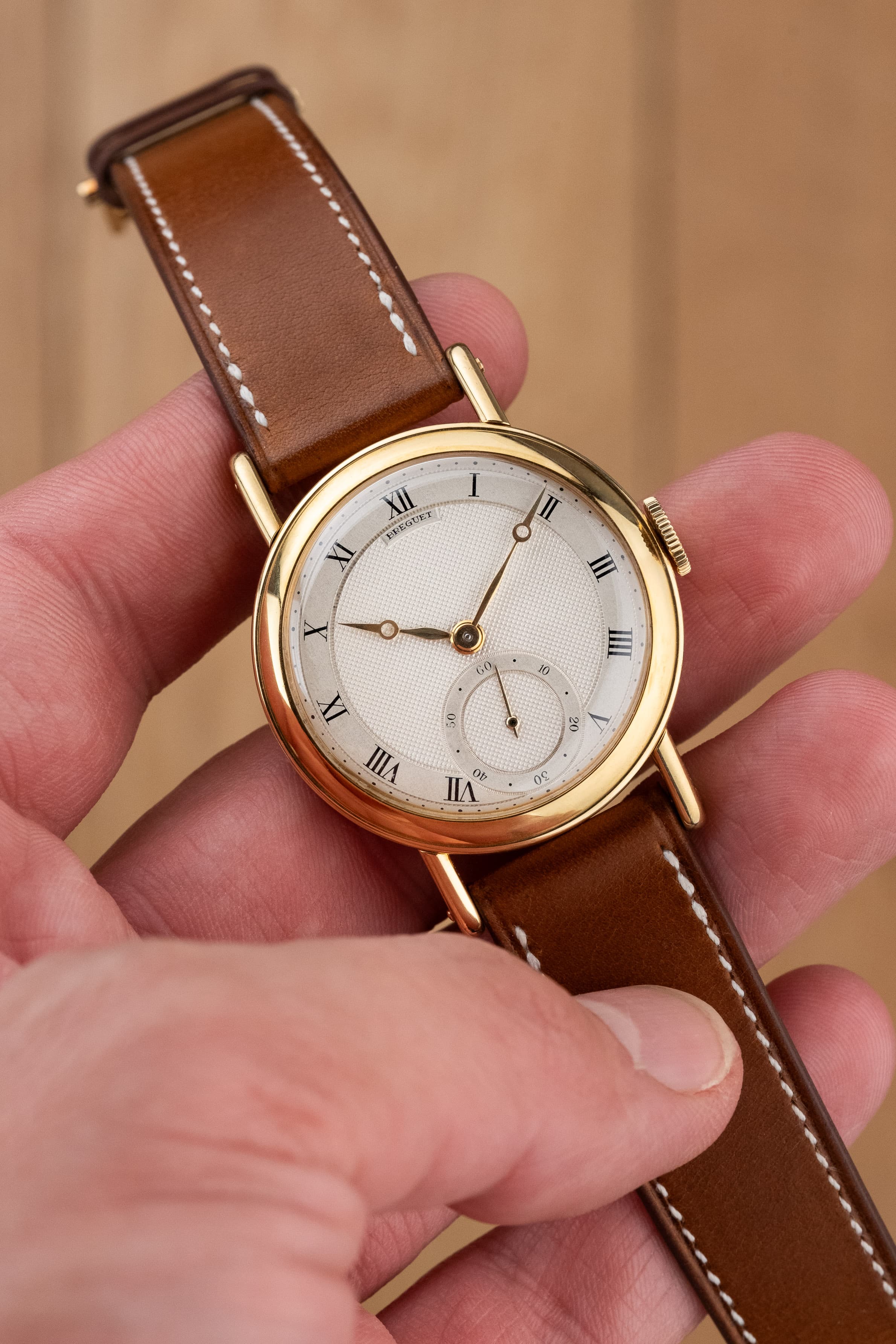 8TCB 非凡 Breguet「Empire」黃金腕錶,1957 年售出 - 情境照
