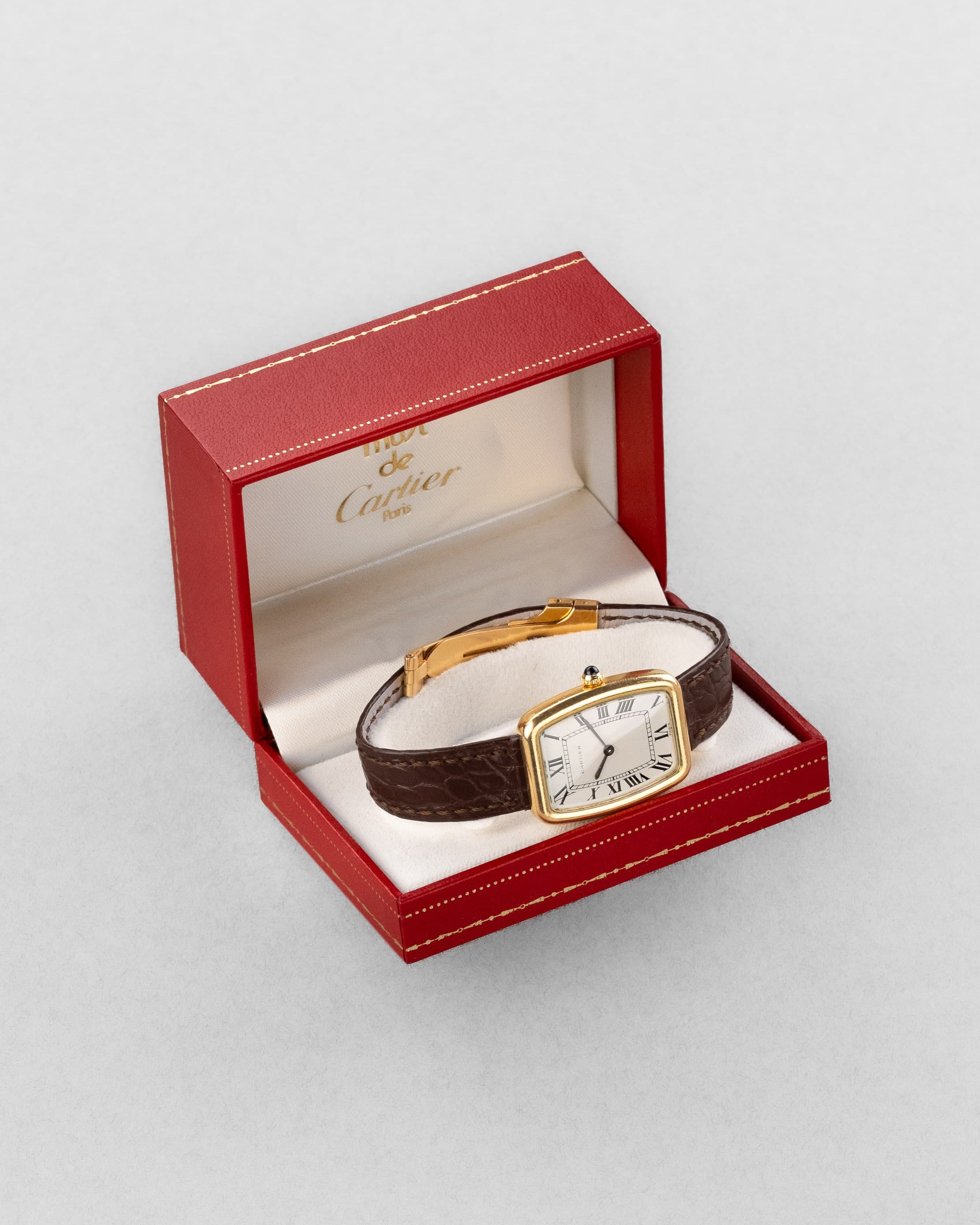 8URX Cartier « Tank Fabergé/Square Incurvée PARIS » réf. 78101 en or jaune, circa 1973 - Box