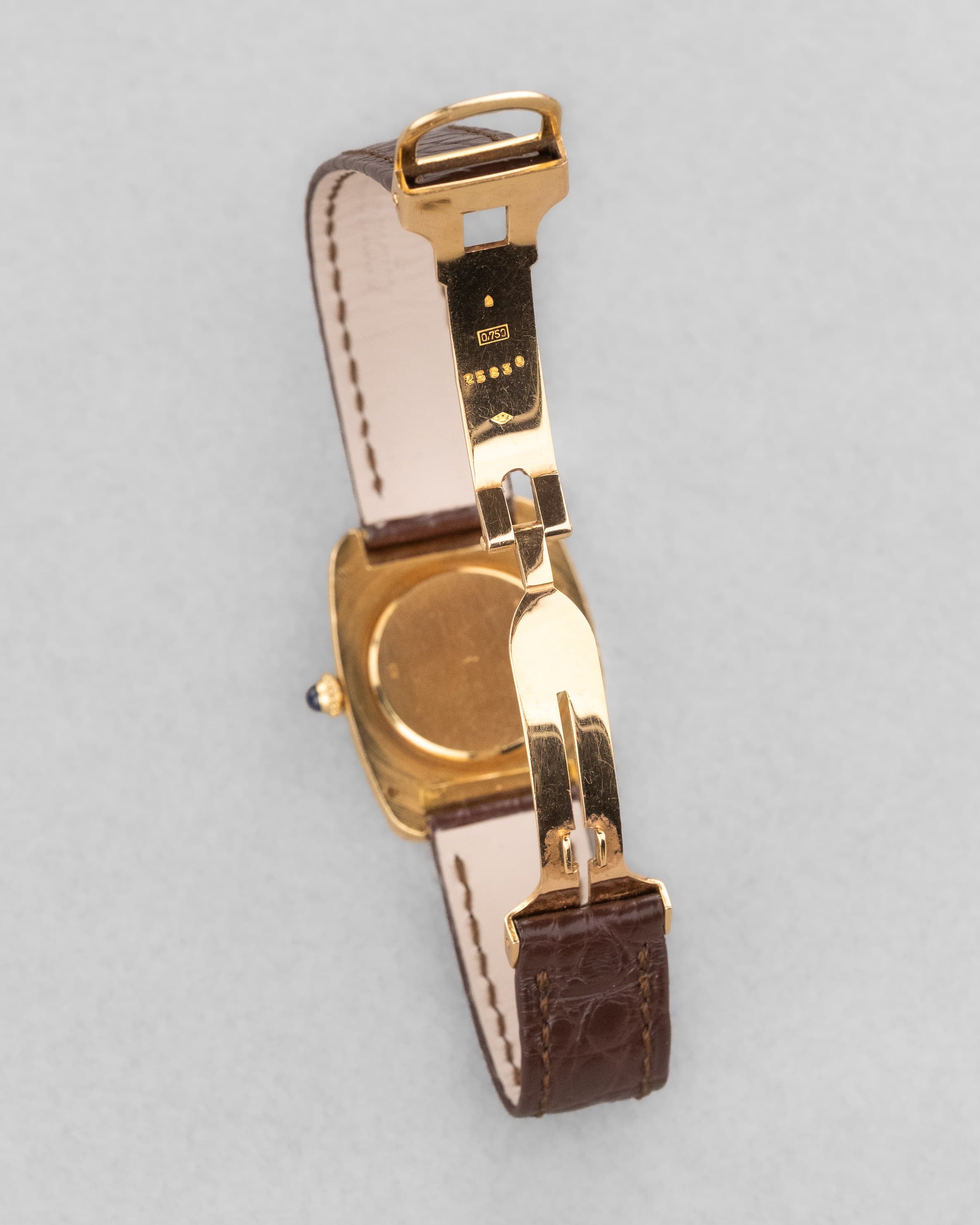 8URX Cartier « Tank Fabergé/Square Incurvée PARIS » réf. 78101 en or jaune, circa 1973 - Buckle Inside
