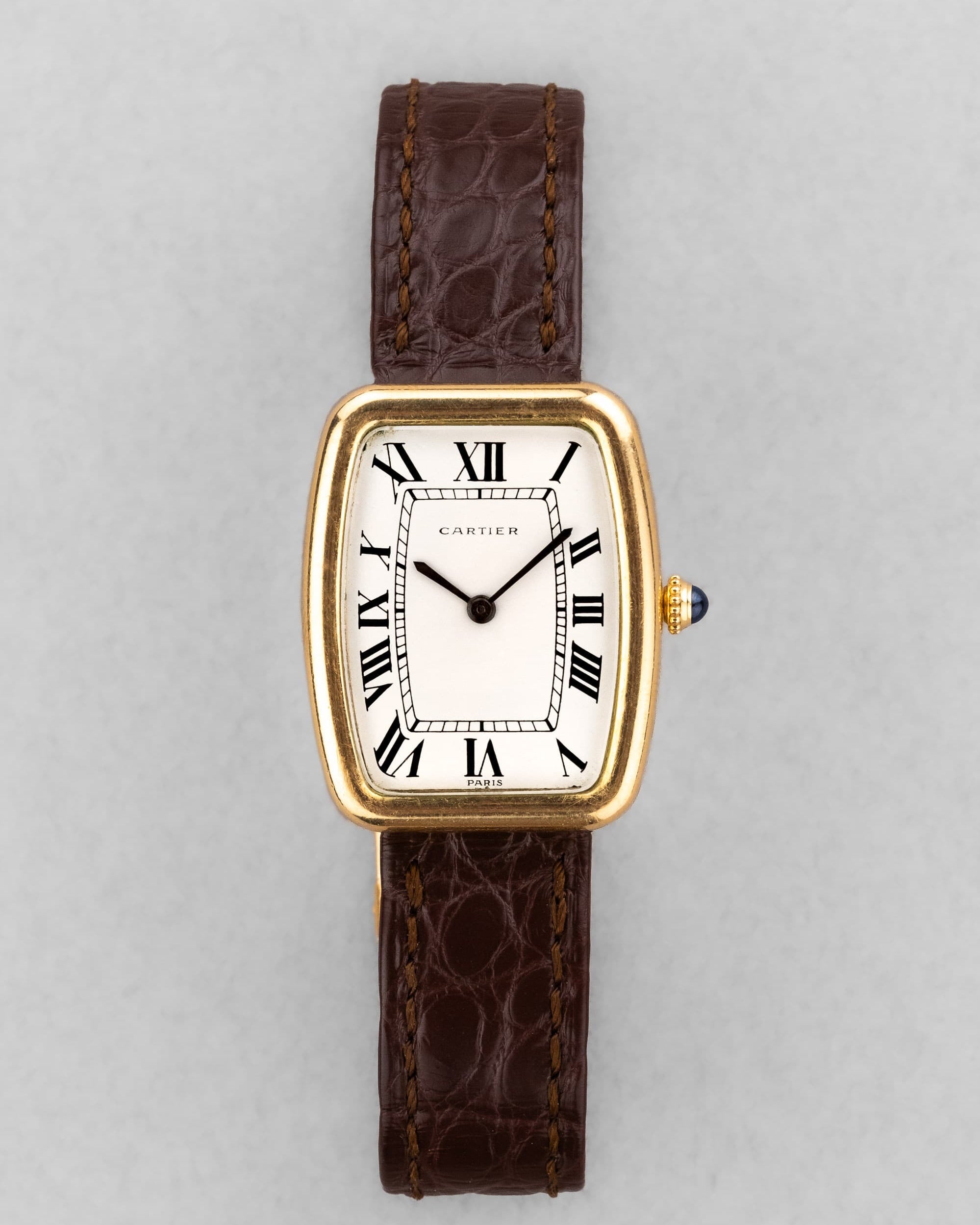 8URX Cartier « Tank Fabergé/Square Incurvée PARIS » réf. 78101 en or jaune, circa 1973 - Front