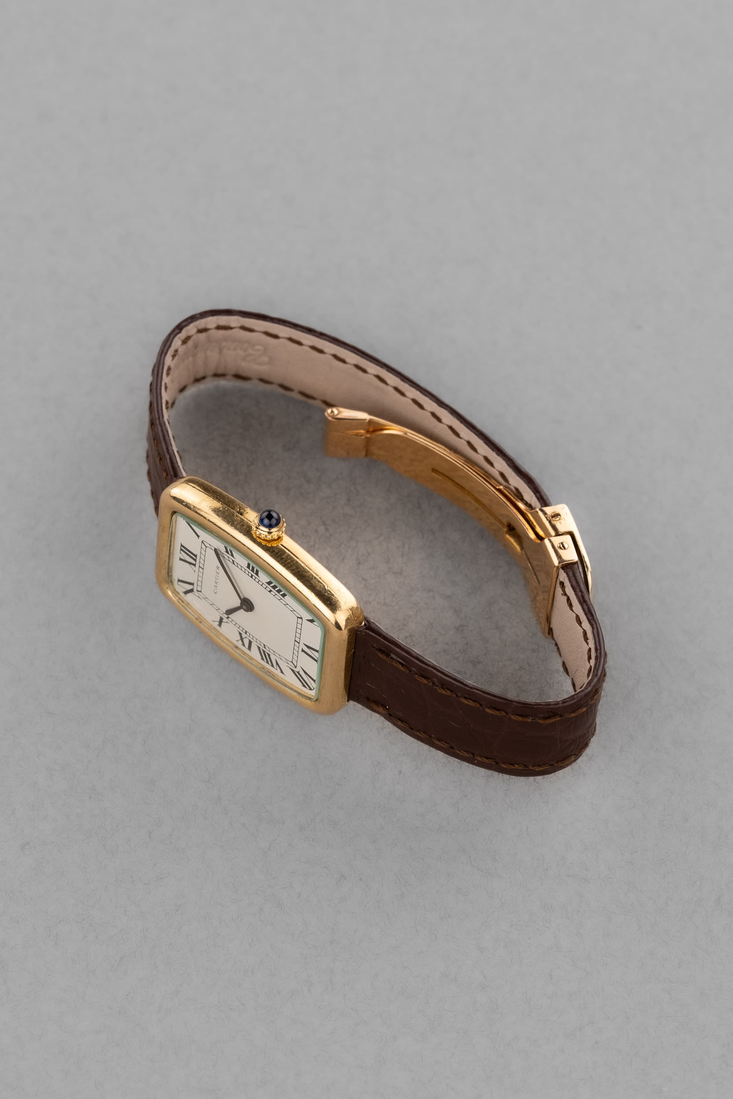 8URX Cartier « Tank Fabergé/Square Incurvée PARIS » réf. 78101 en or jaune, circa 1973 - Right side
