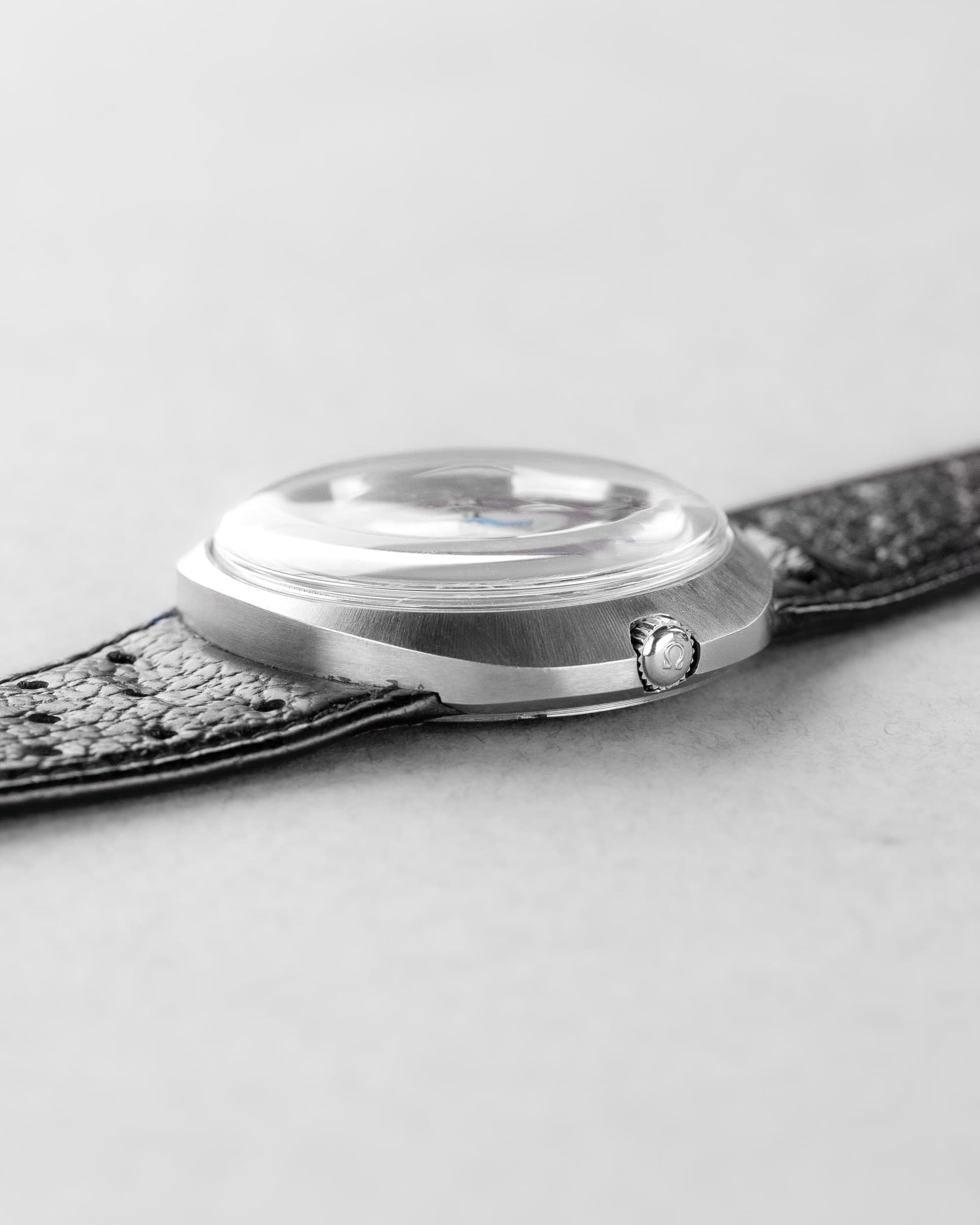 PT6P Omega Dynamic Automatic « Jumbo » réf. 166.0039 – N.O.S. - Right side