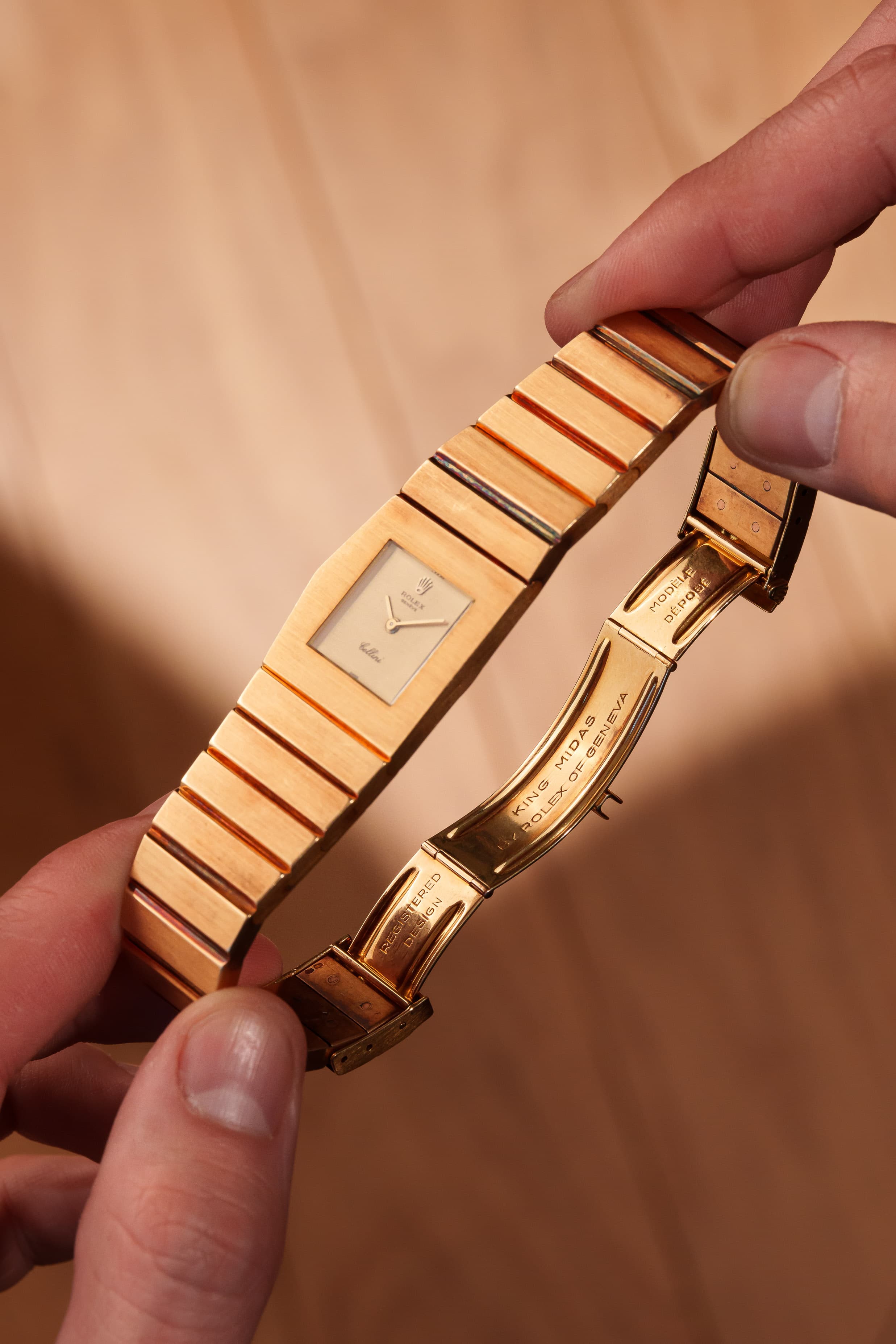 9F79 卓越したRolex King Midas/Cellini イエローゴールド製、ref. 9630、1963年 – 初代MIDAS - 斜め45度