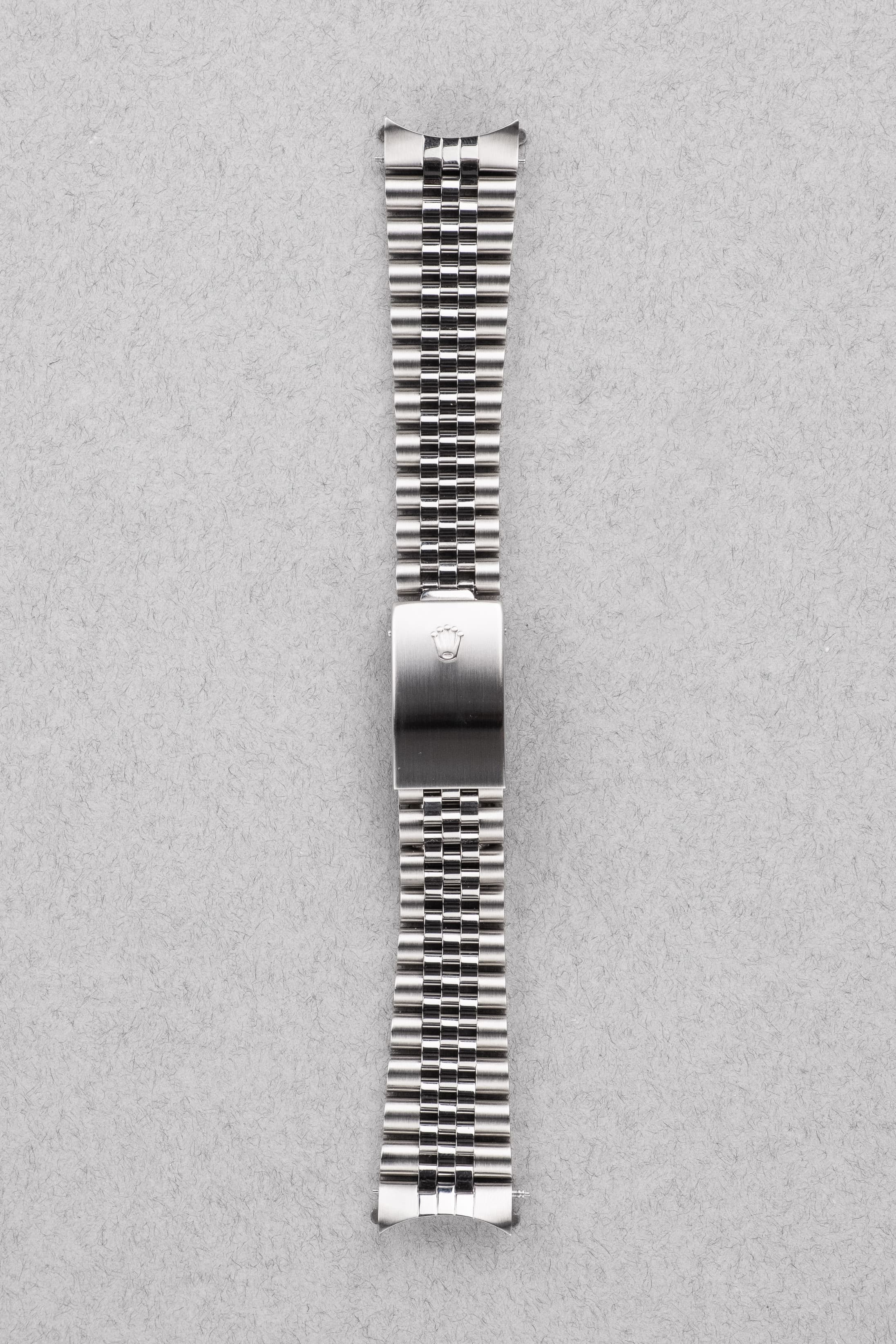 AT4P Rolex Datejust 1603 « Sigma » Silver de 1975 - Bracelet Front