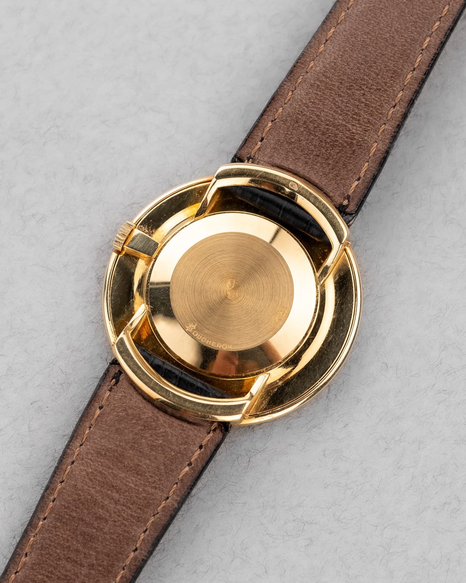 AUJY Rare Boucheron « Disco Volante » en or jaune - Back