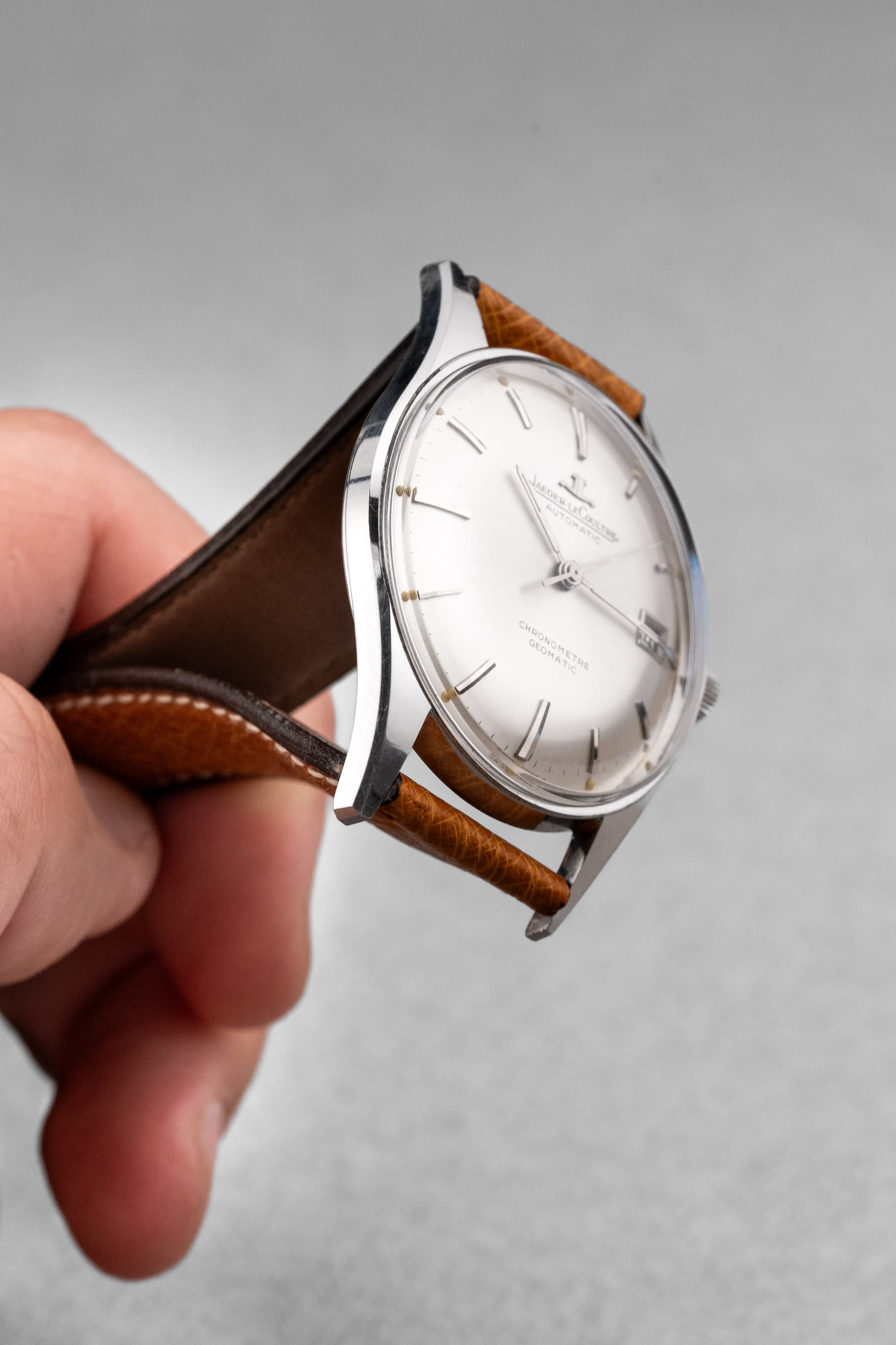 AY2Y-P8 Exceptionnelle Jaeger-LeCoultre Chronomètre Geomatic E399 en acier, circa 1962 – Jamais polie - Feature