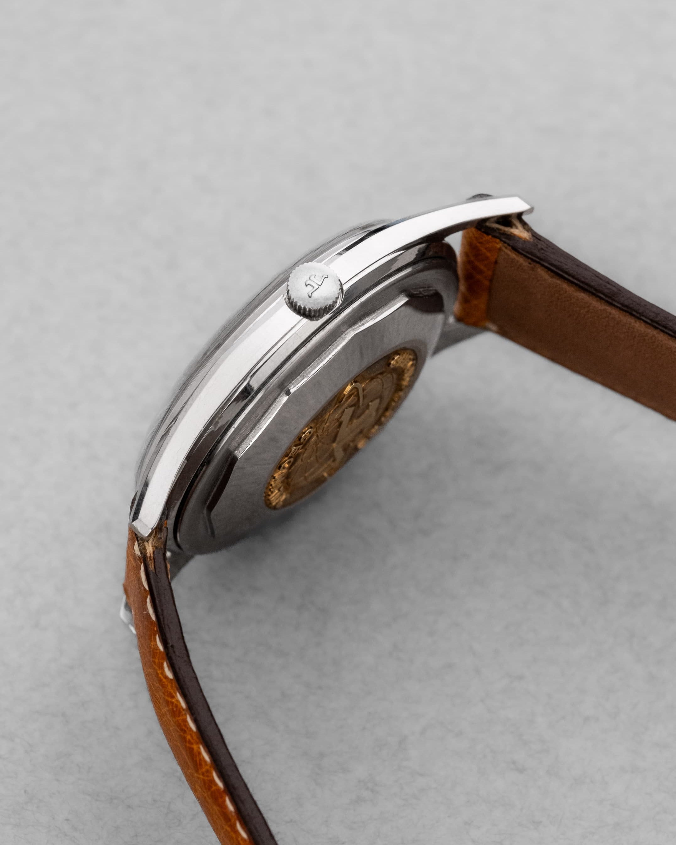 AY2Y-Vh Exceptionnelle Jaeger-LeCoultre Chronomètre Geomatic E399 en acier, circa 1962 – Jamais polie - Right side